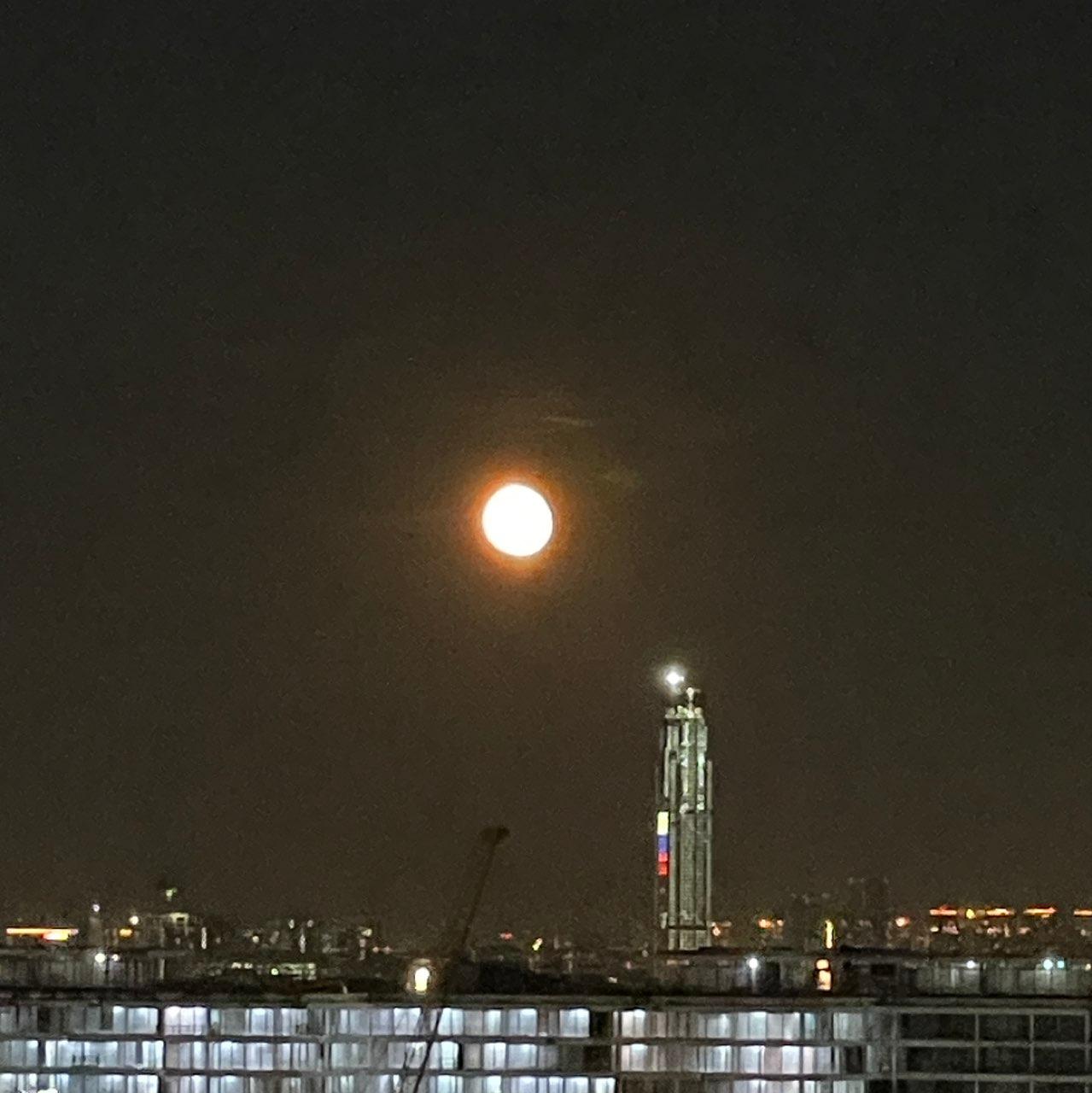 The Moon over Москва, Россия — waning gibbous, Lunar Day 18