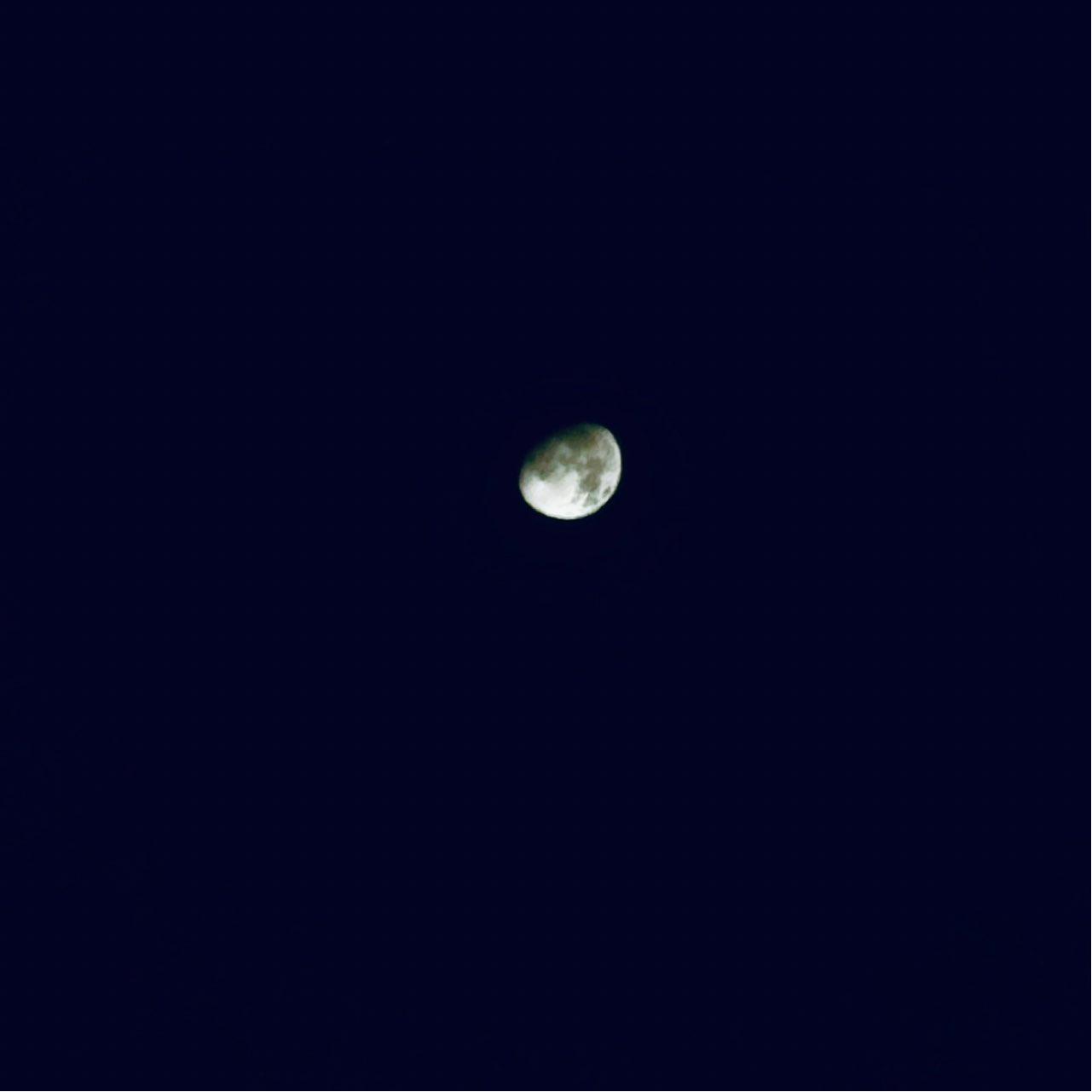 The Moon over Puebla de Zaragoza, México — waxing gibbous, Lunar Day 12