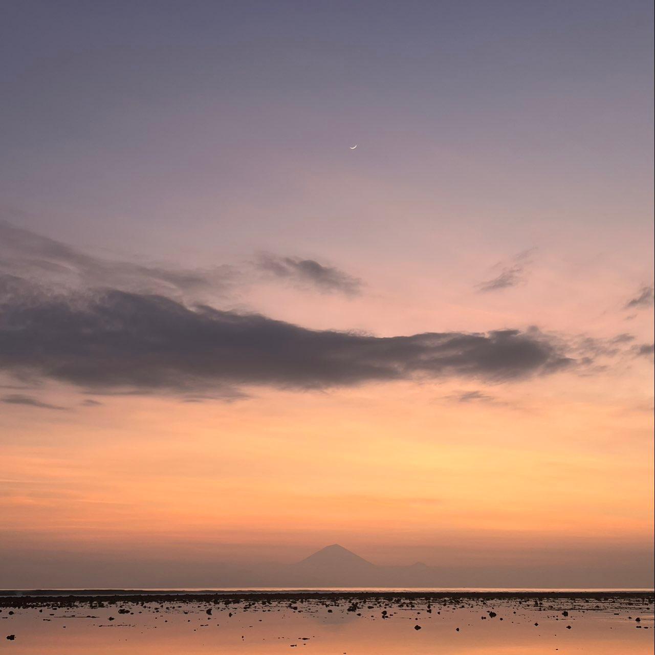 The Moon over Indonesien — waxing crescent, Lunar Day 4