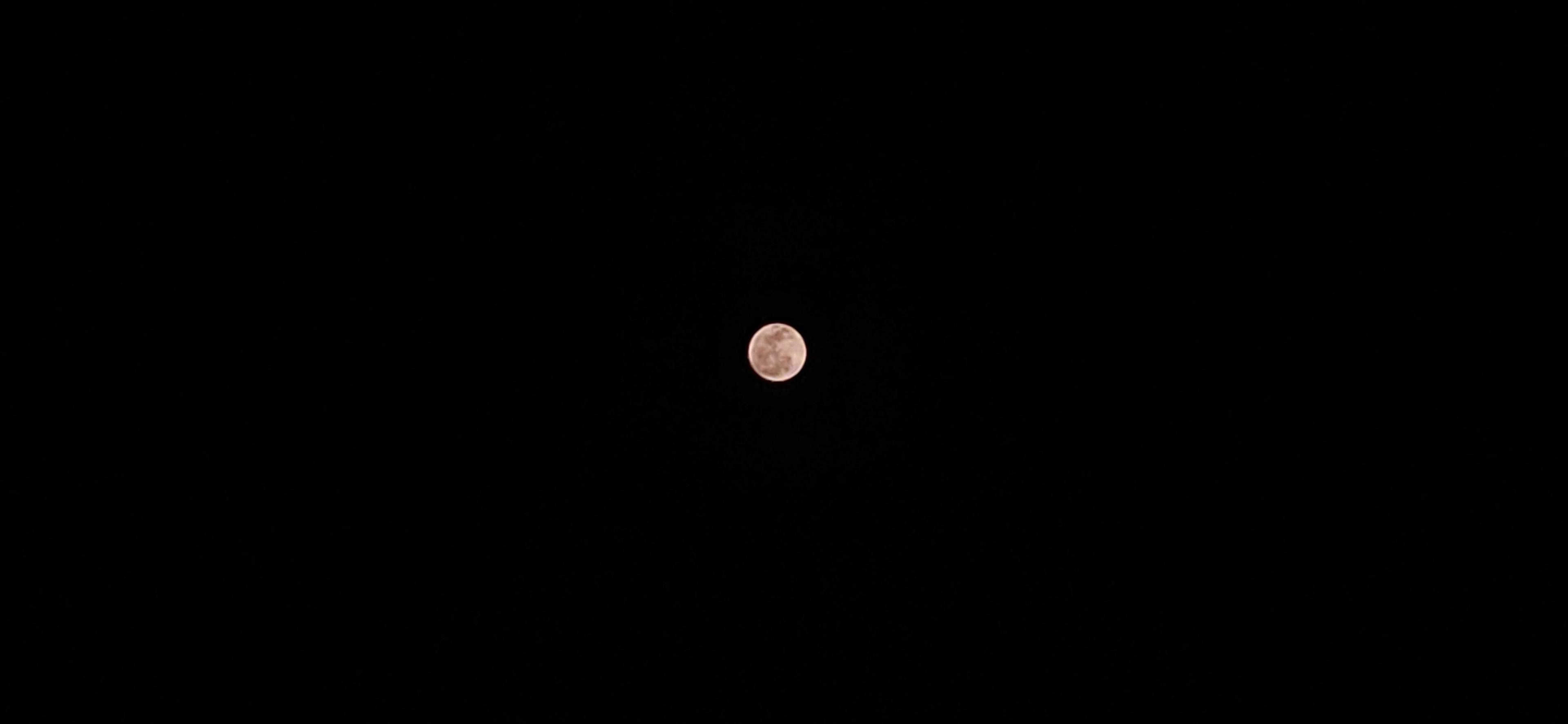 The Moon over Montréal, Canada — waxing gibbous, Lunar Day 14