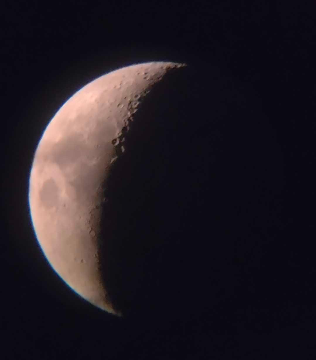 The Moon over 아산시, 대한민국 — waxing crescent, Lunar Day 7