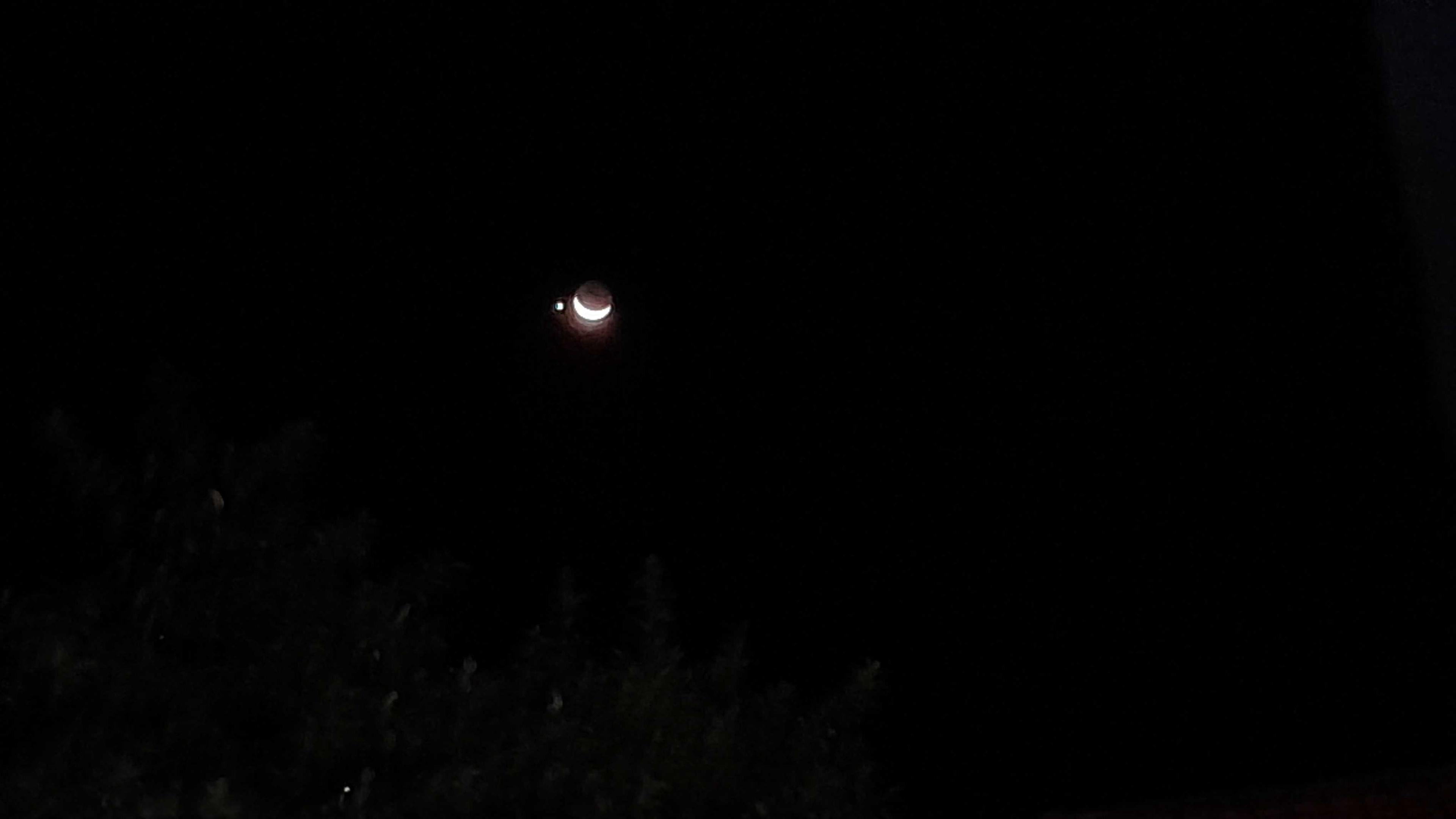 The Moon over Brasil — waxing crescent, Lunar Day 4