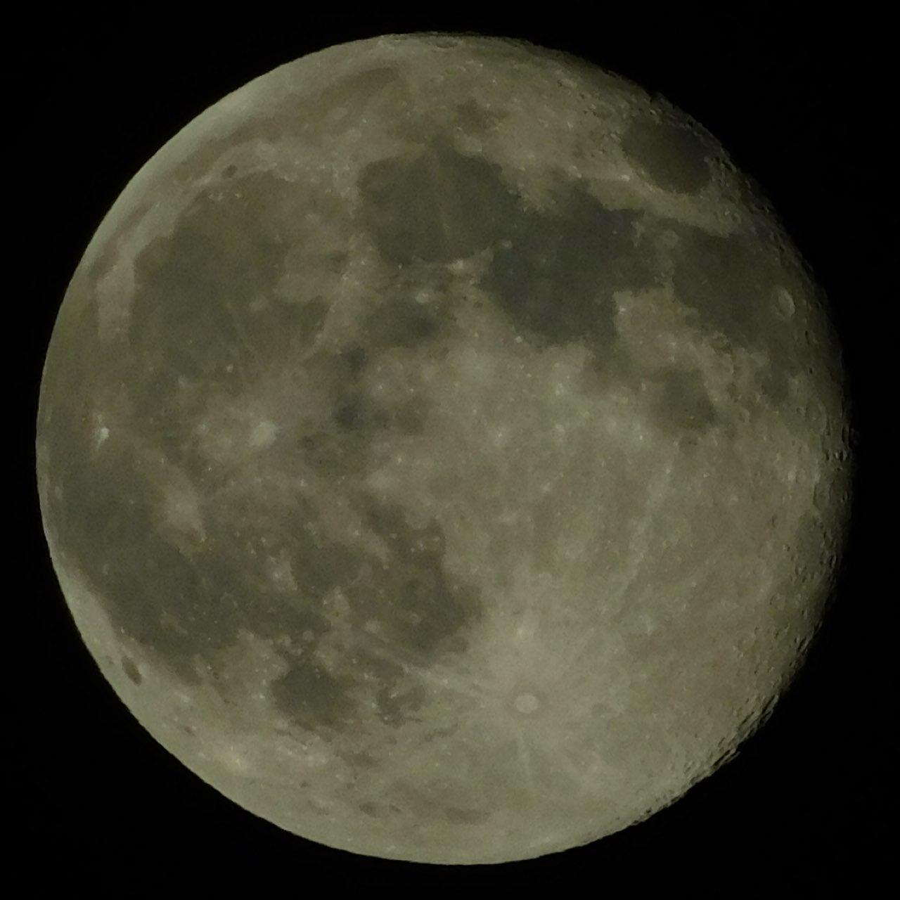 The Moon over Löhne, Germany — full moon, Lunar Day 17