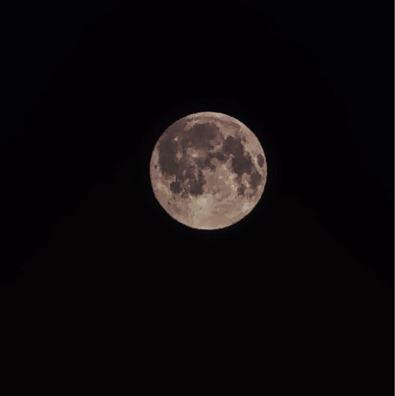 The Moon over Honolulu, United States — full moon, Lunar Day 16