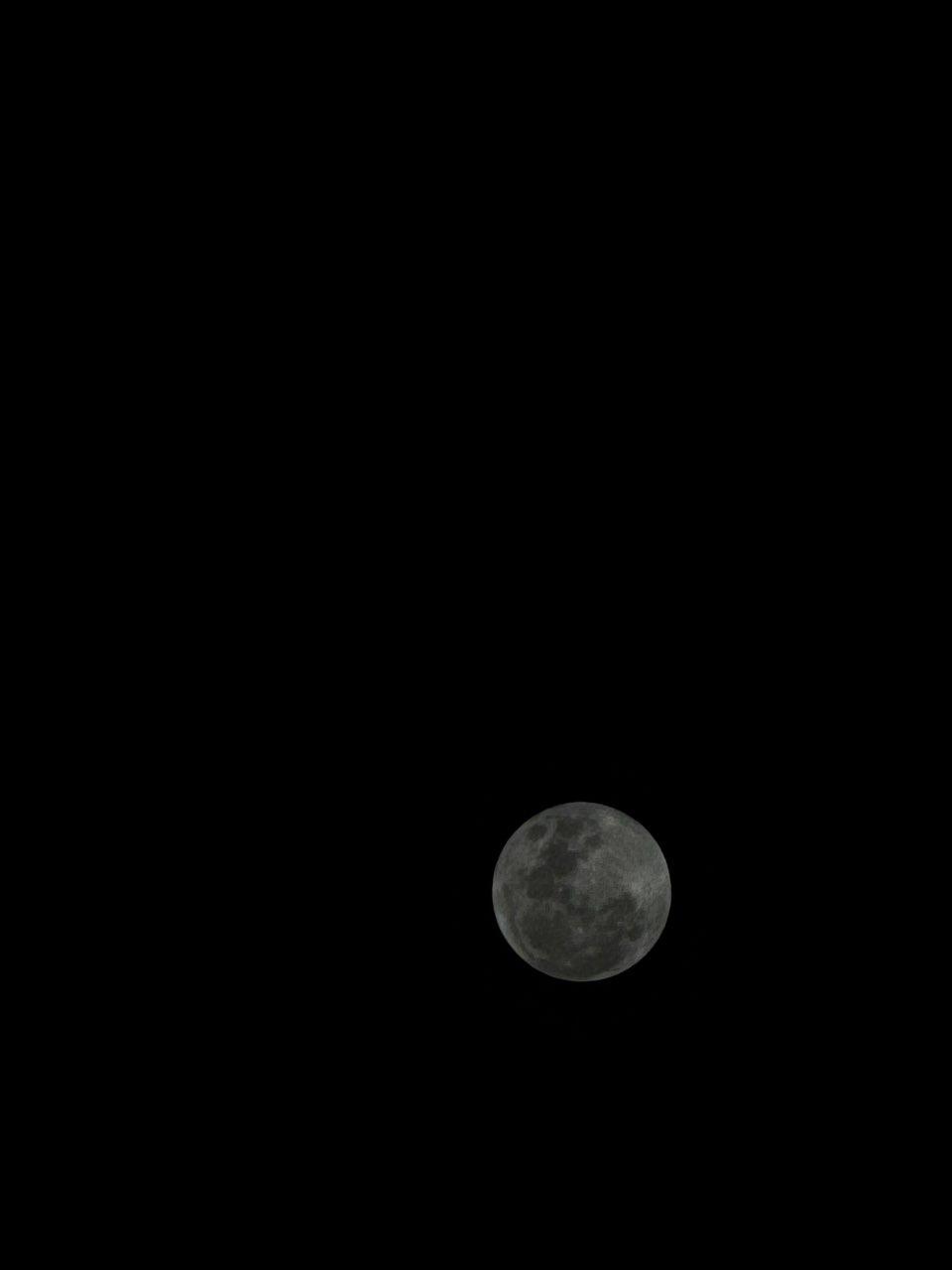 The Moon over Melbourne, Australia — full moon, Lunar Day 15