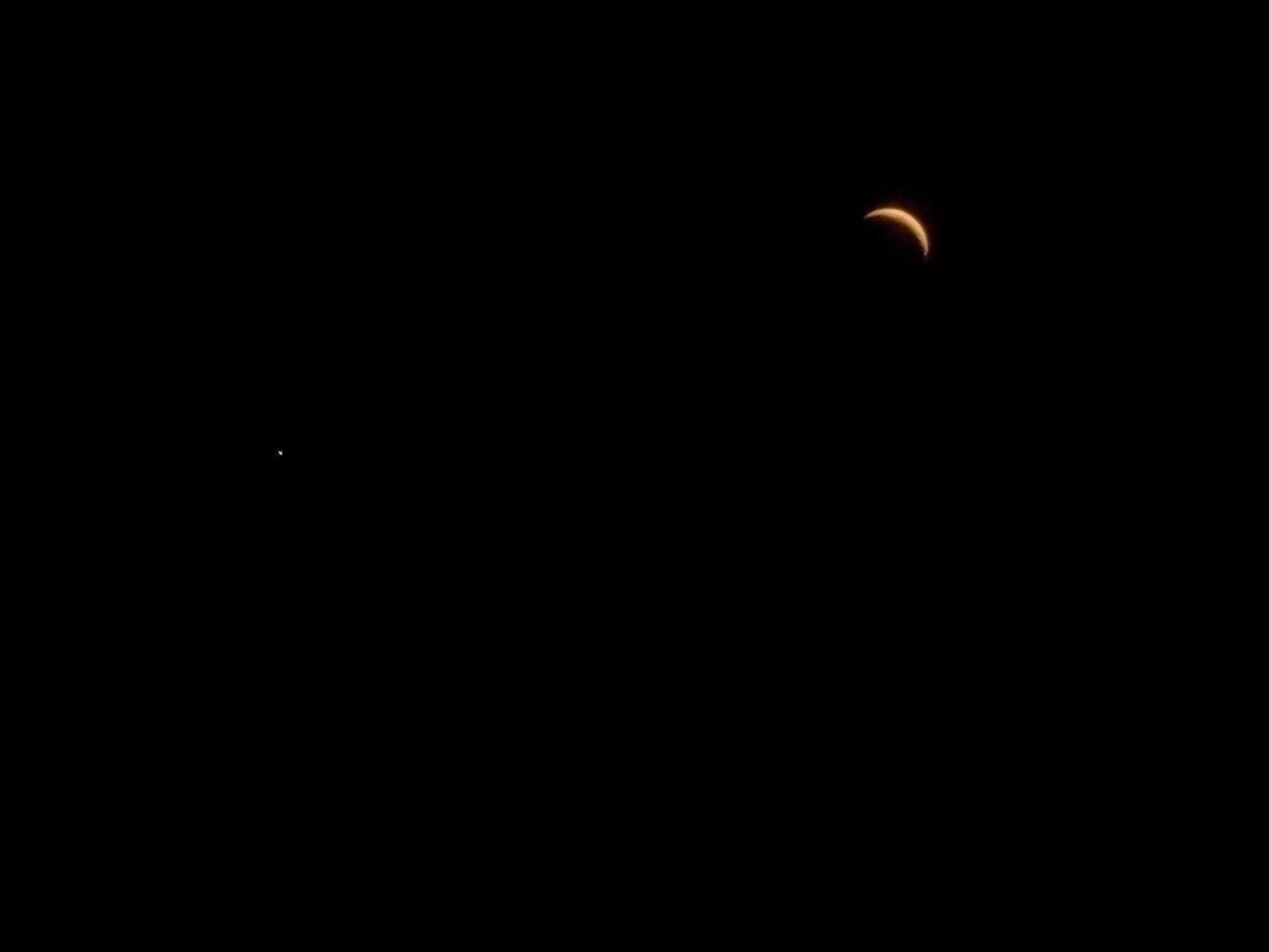 The Moon over Conjunto Urbano Álamos III, México — waxing crescent, Lunar Day 4