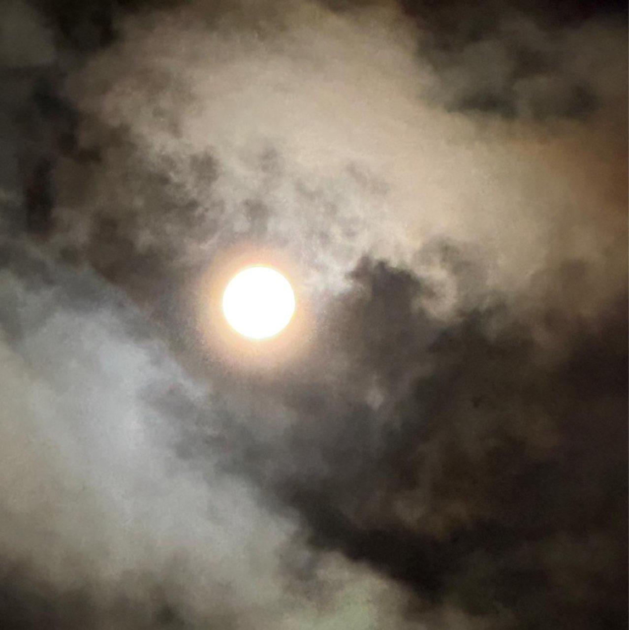 The Moon over Zehdenick, Deutschland — full moon, Lunar Day 17
