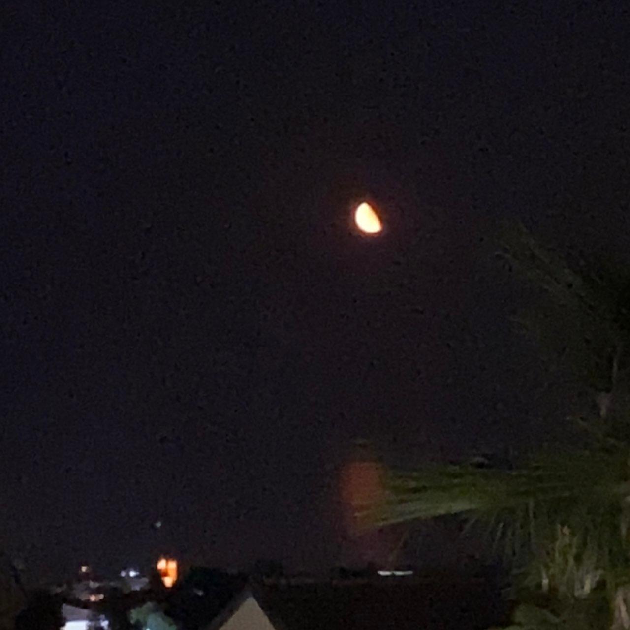 The Moon over Santa Venerina, Italia — last quarter, Lunar Day 22