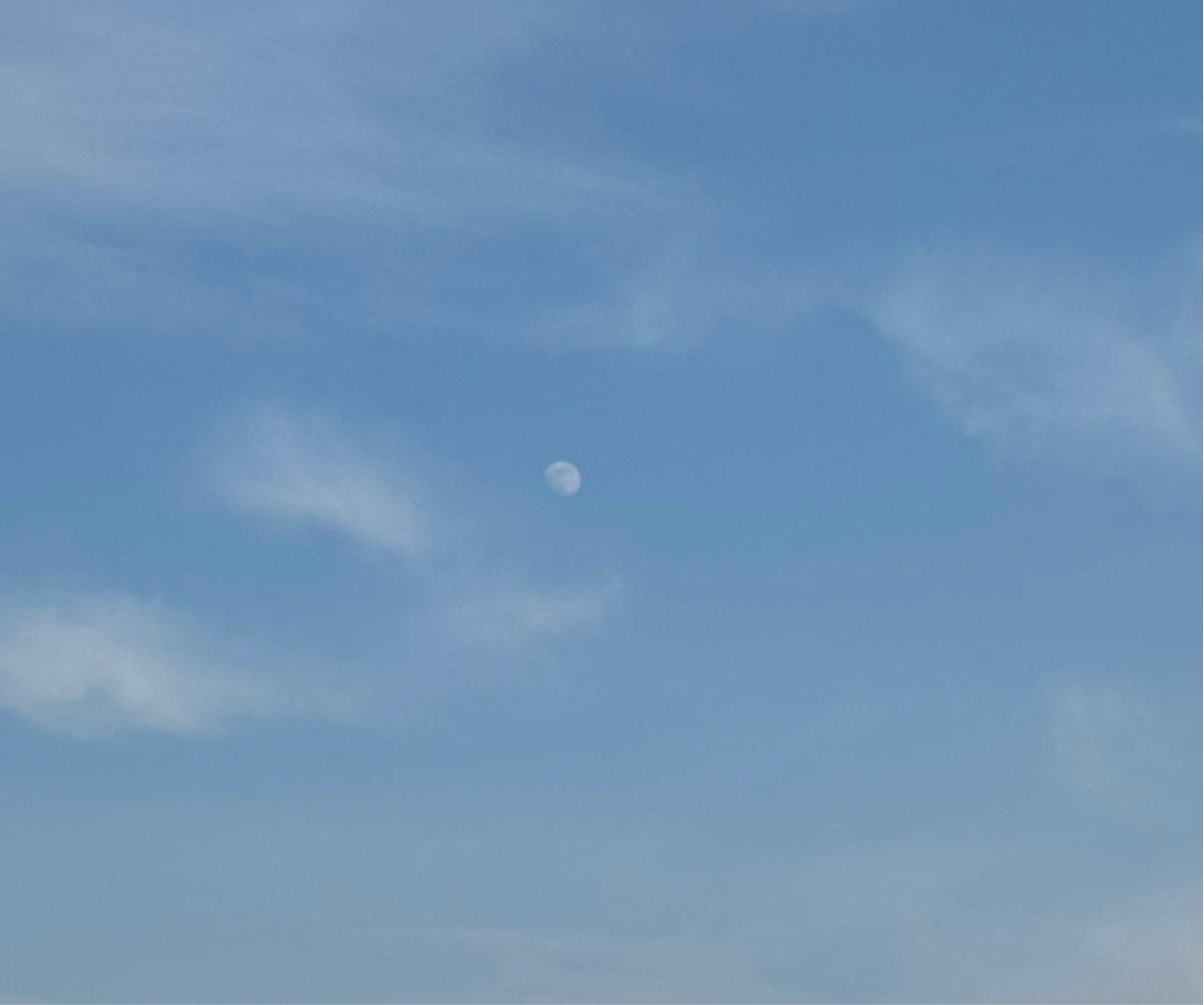 The Moon over München, Deutschland — waxing gibbous, Lunar Day 12