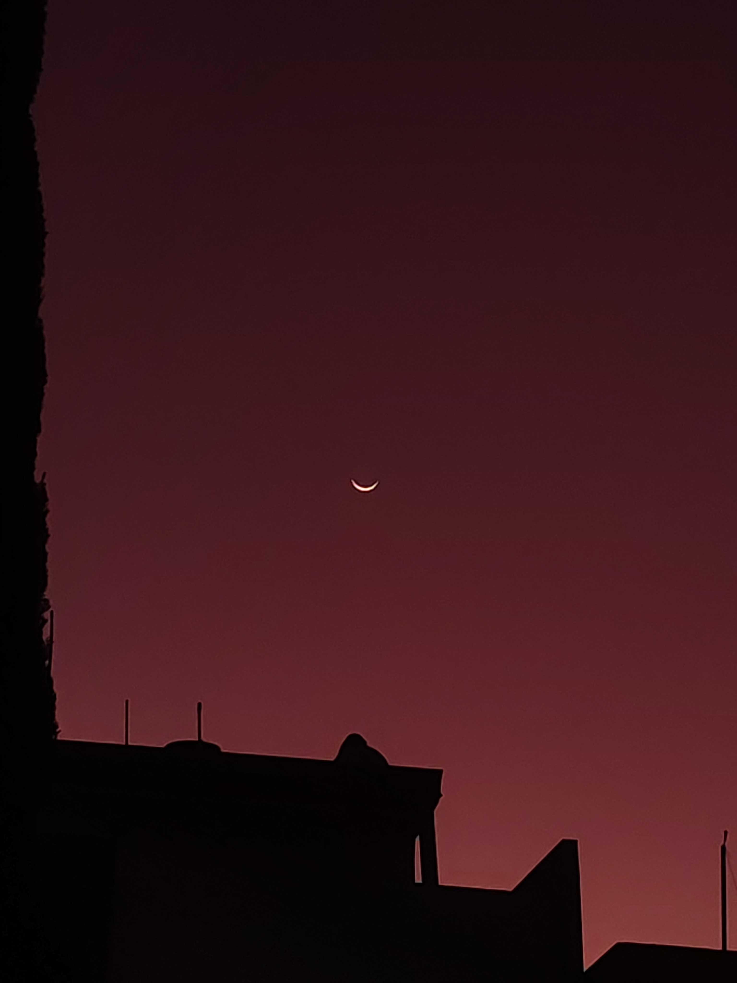 The Moon over San Pedro Tlaquepaque, México — waxing crescent, Lunar Day 4