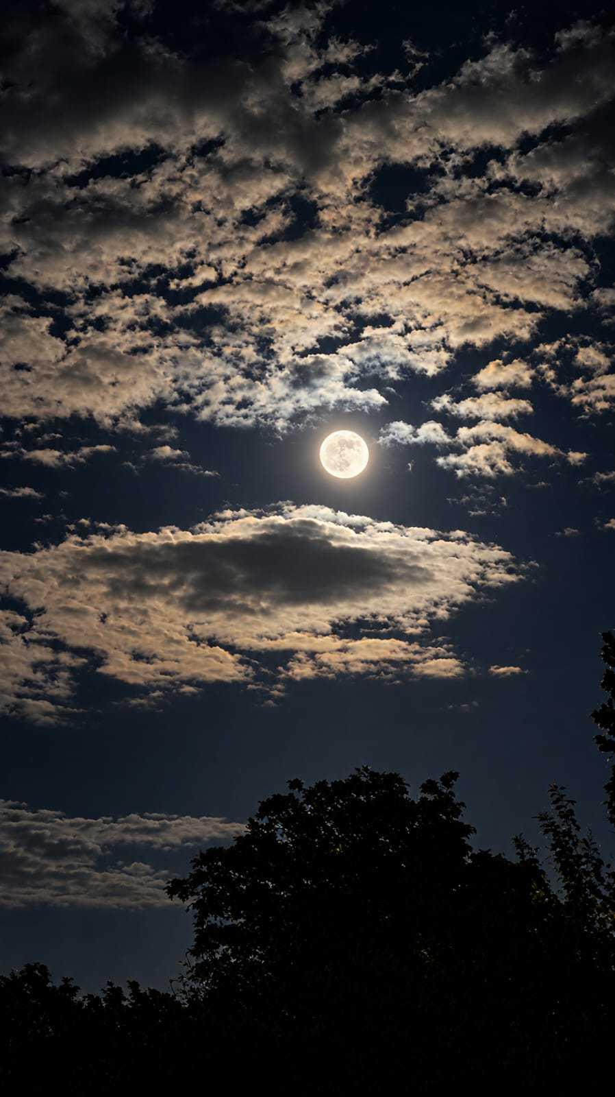 The Moon over United Kingdom — full moon, Lunar Day 17