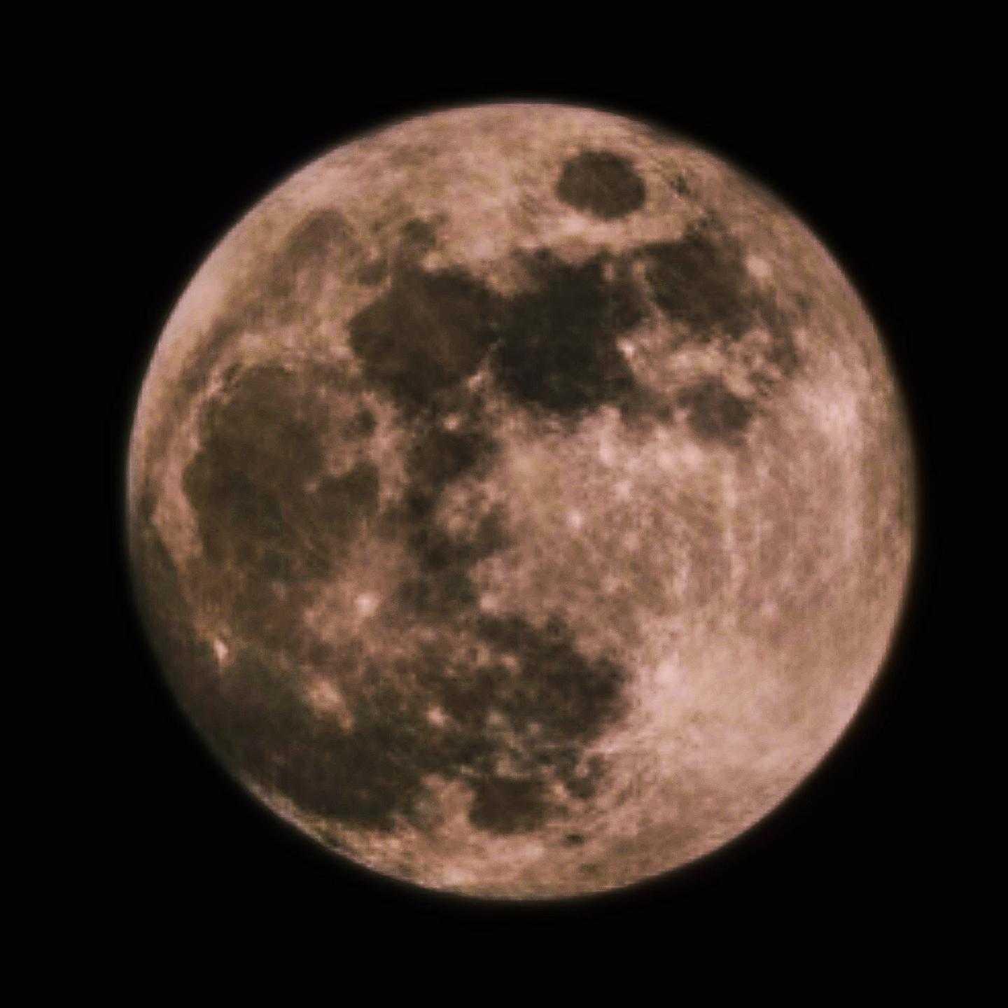 The Moon over Ottawa, Canada — full moon, Lunar Day 15