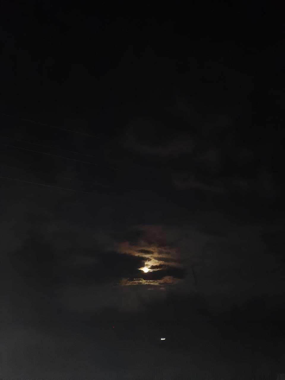 The Moon over Englewood, Соединенные Штаты Америки — waning crescent, Lunar Day 27