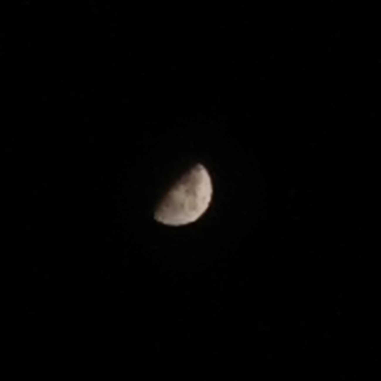 The Moon over Türkiye — first quarter, Lunar Day 8