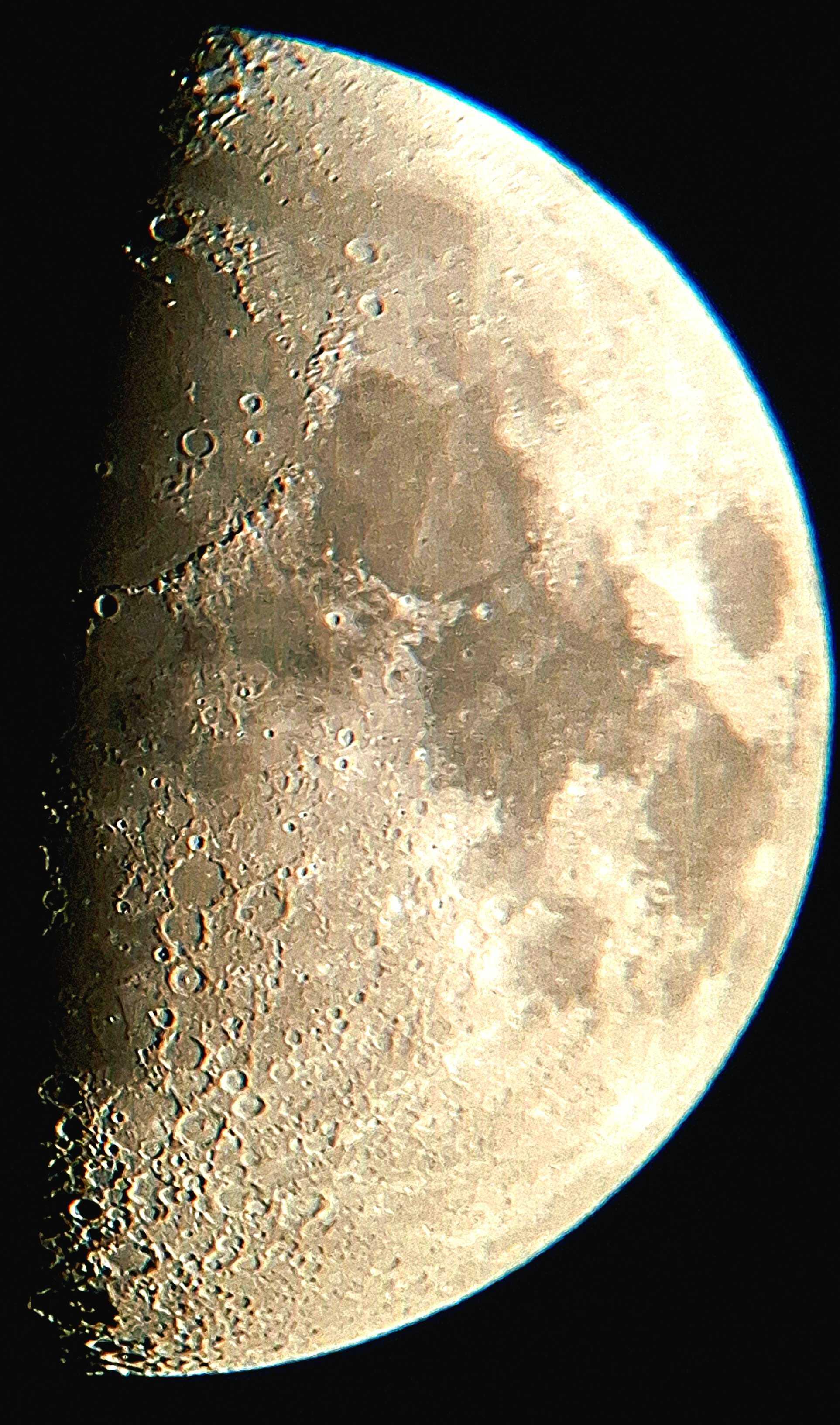 The Moon over Terracina, Italia — first quarter, Lunar Day 10