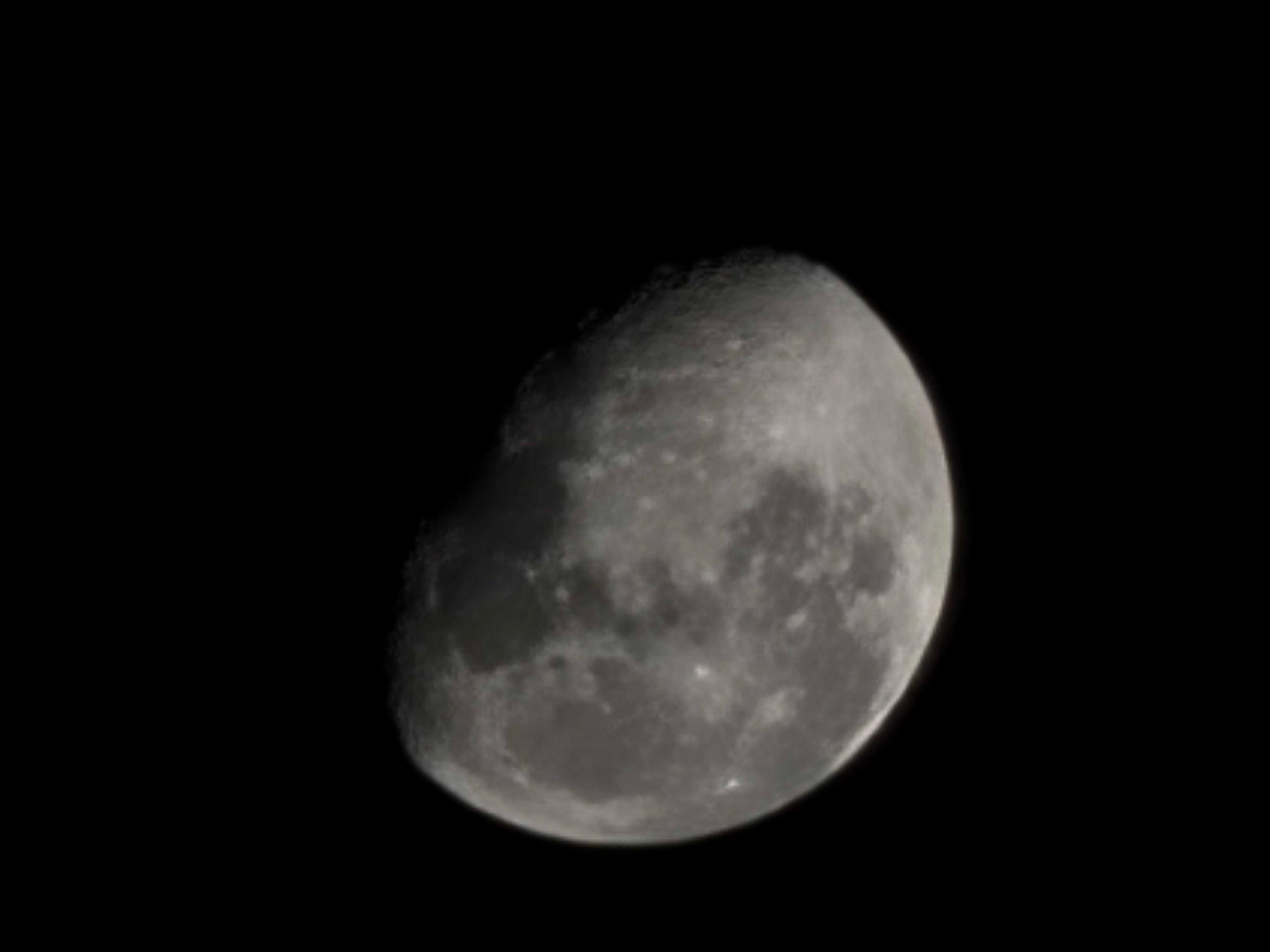 The Moon over Cambois, United Kingdom — waning gibbous, Lunar Day 20