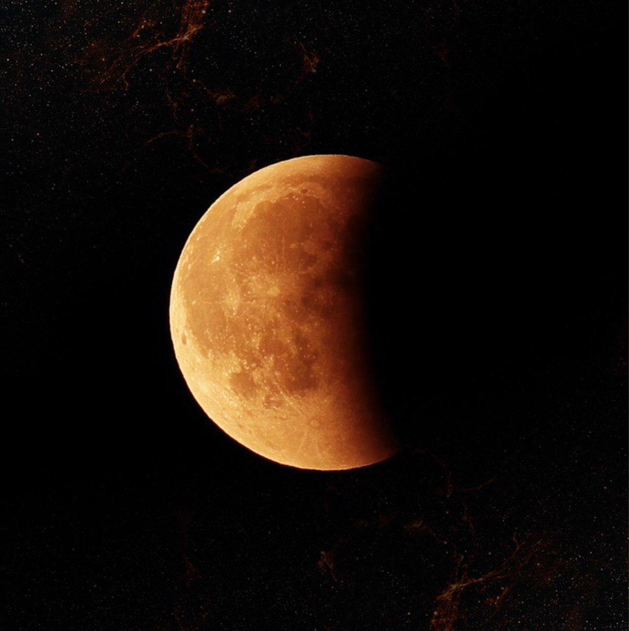 The Moon over Paris, France — last quarter, Lunar Day 23