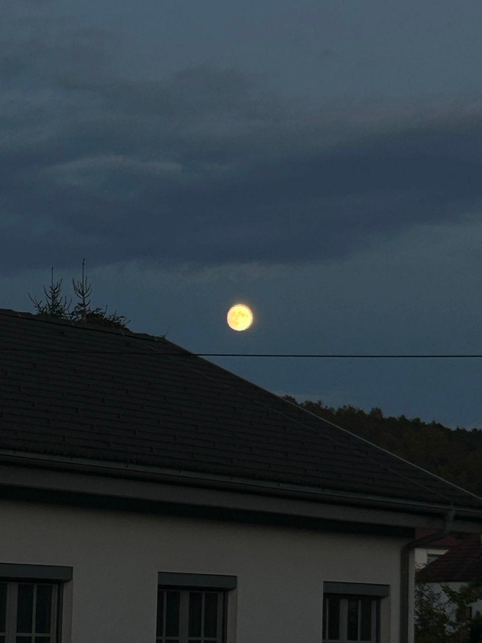 The Moon over Unterrabnitz-Schwendgraben, Österreich — full moon, Lunar Day 15