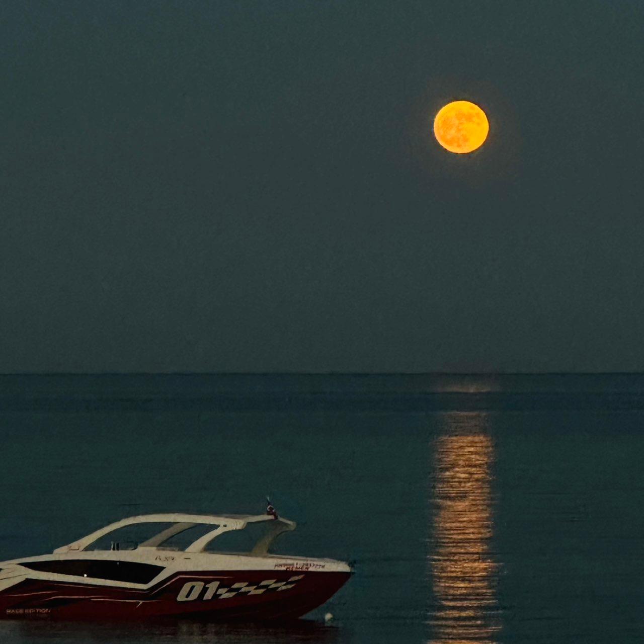 The Moon over Kemer, Туреччина — full moon, Lunar Day 15