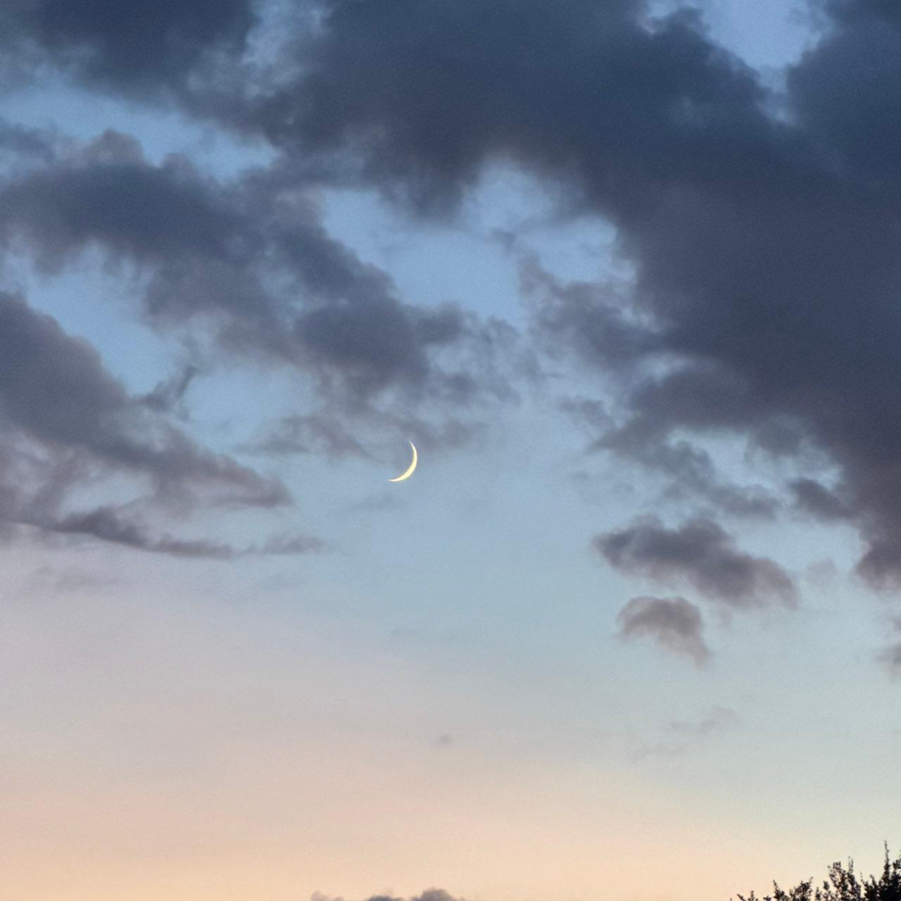 The Moon over Prairieville, United States — waxing crescent, Lunar Day 4