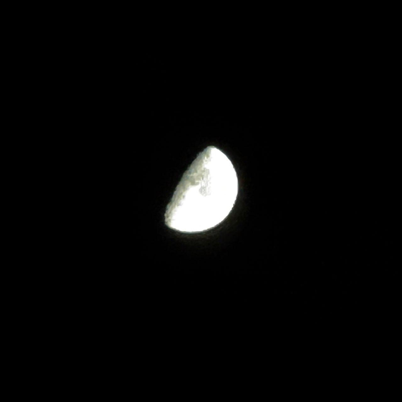 The Moon over Boulder Creek, United States — first quarter, Lunar Day 9