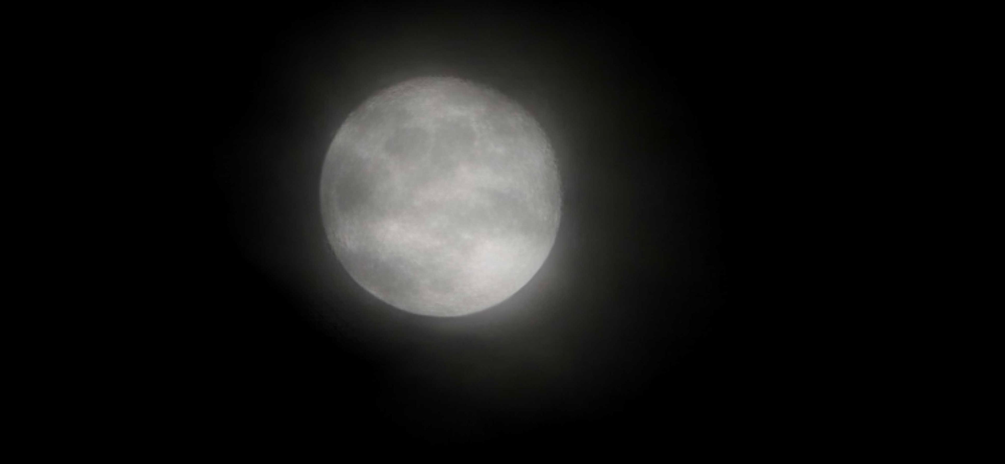 The Moon over Reino Unido — waning gibbous, Lunar Day 18