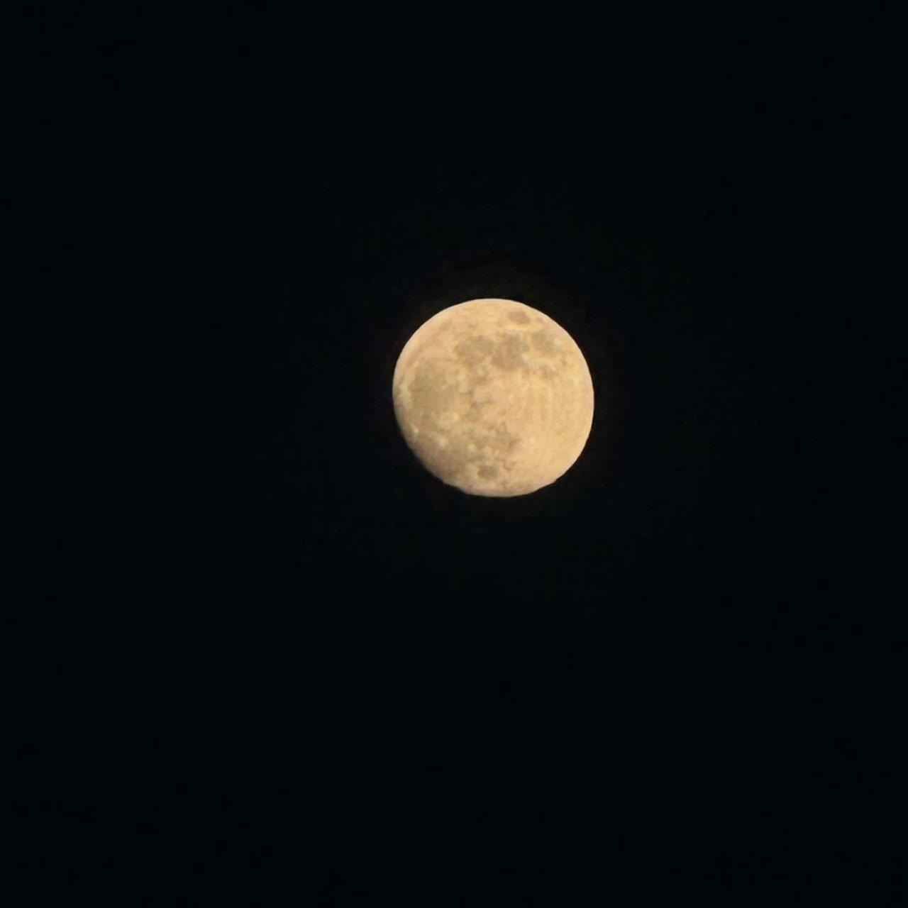 The Moon over Berlin, Deutschland — full moon, Lunar Day 17