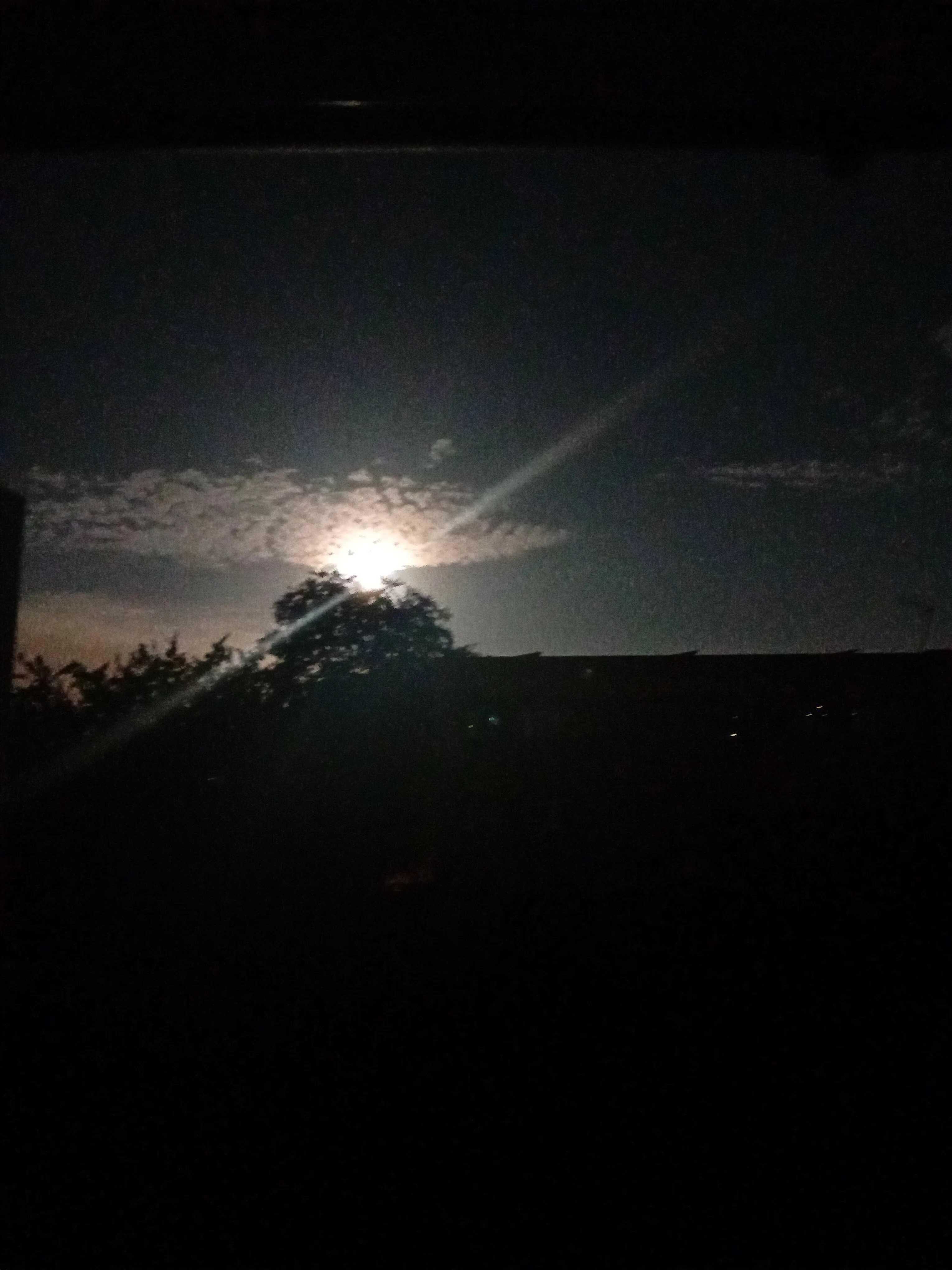 The Moon over United Kingdom — full moon, Lunar Day 17