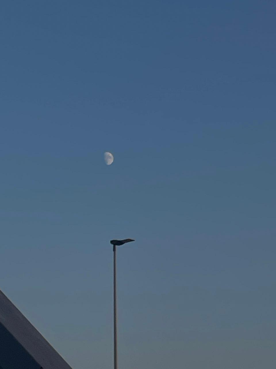 The Moon over Bari, Italy — waxing gibbous, Lunar Day 11