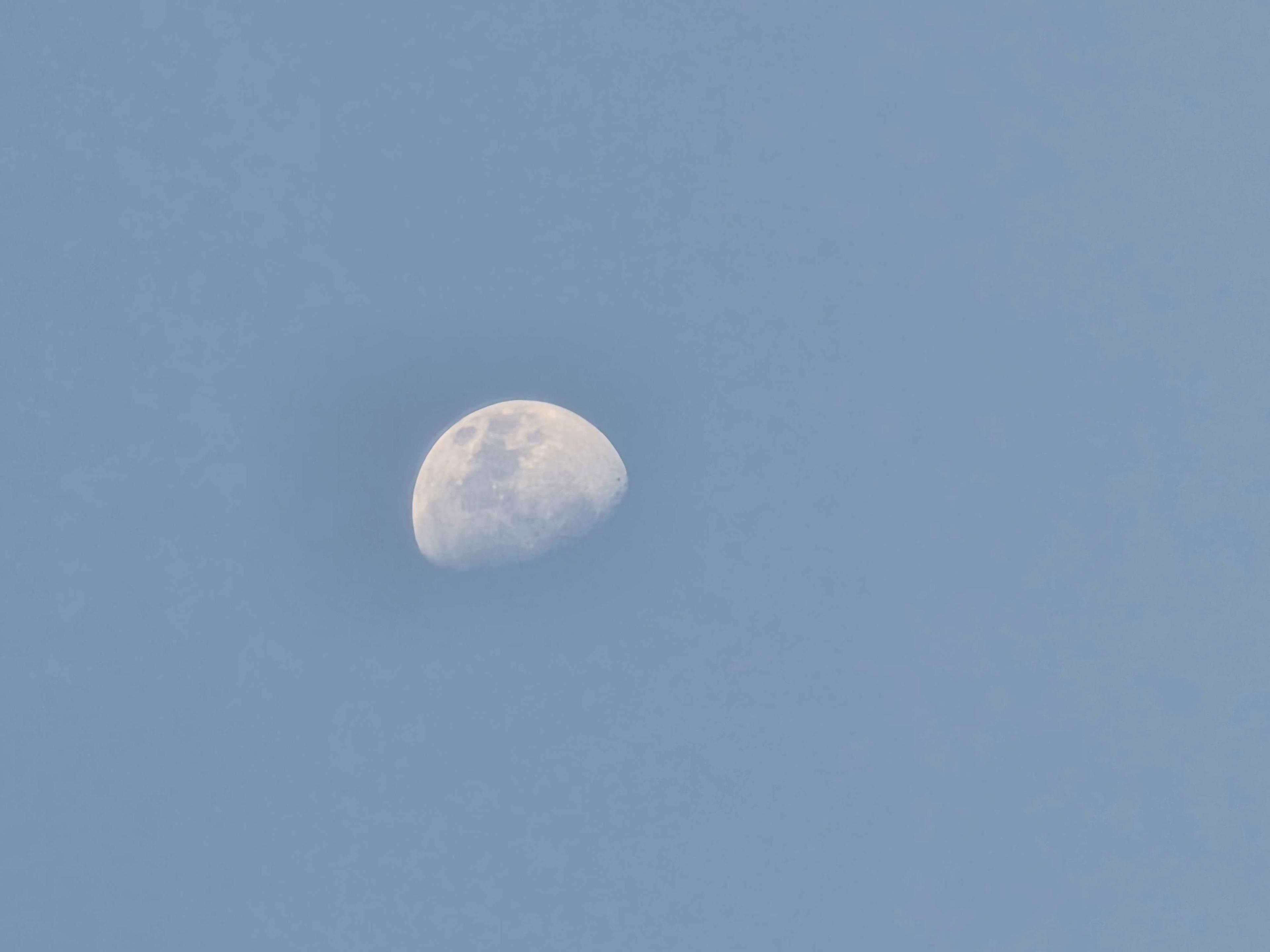 The Moon over Glen Cove, Estados Unidos — waxing gibbous, Lunar Day 12