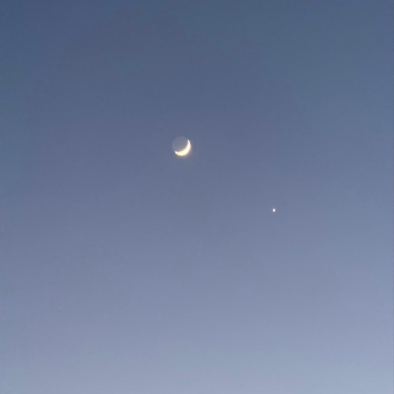 The Moon over Bakersfield, United States — waxing crescent, Lunar Day 4