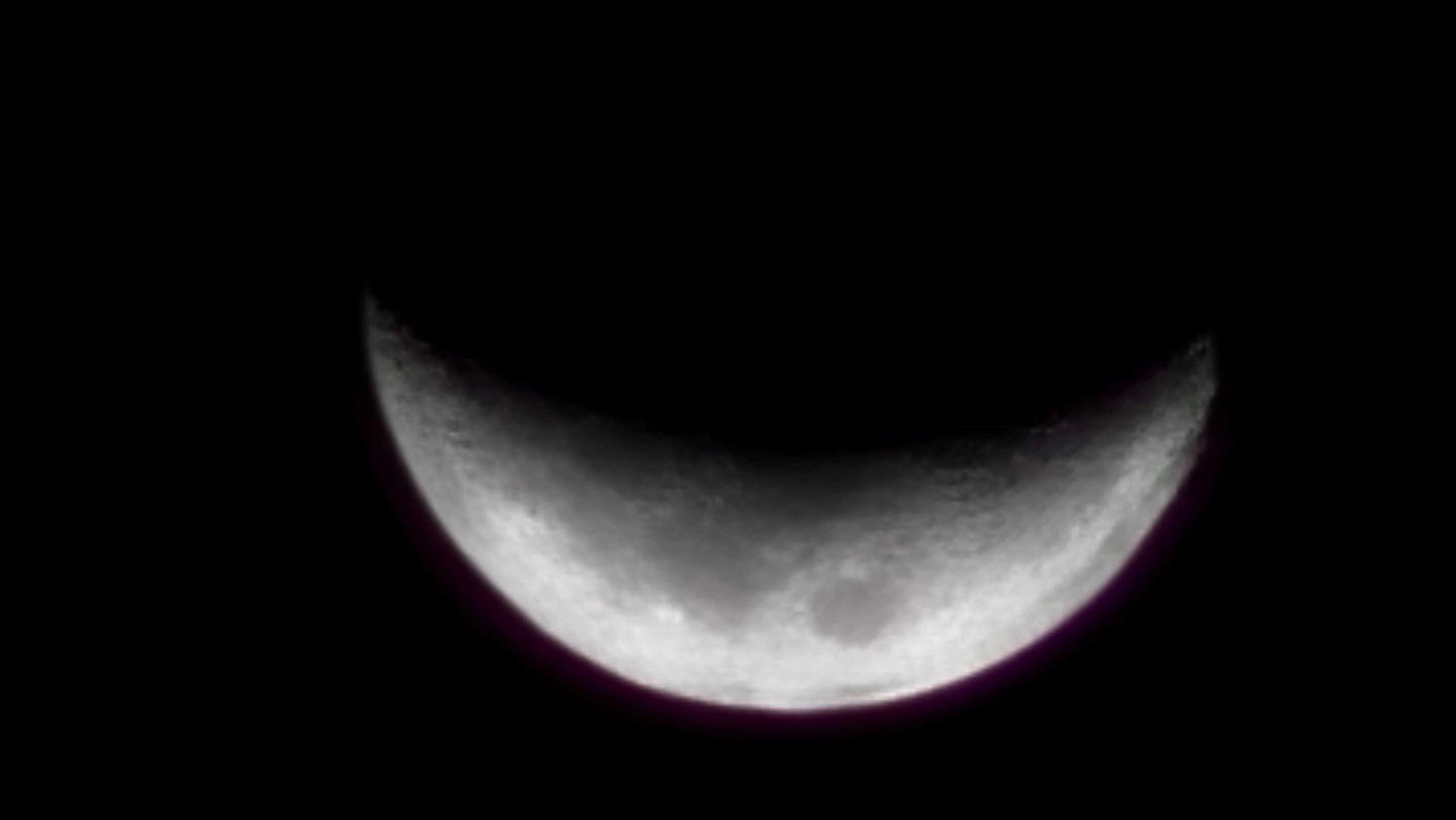 The Moon over Brasil — waxing crescent, Lunar Day 6