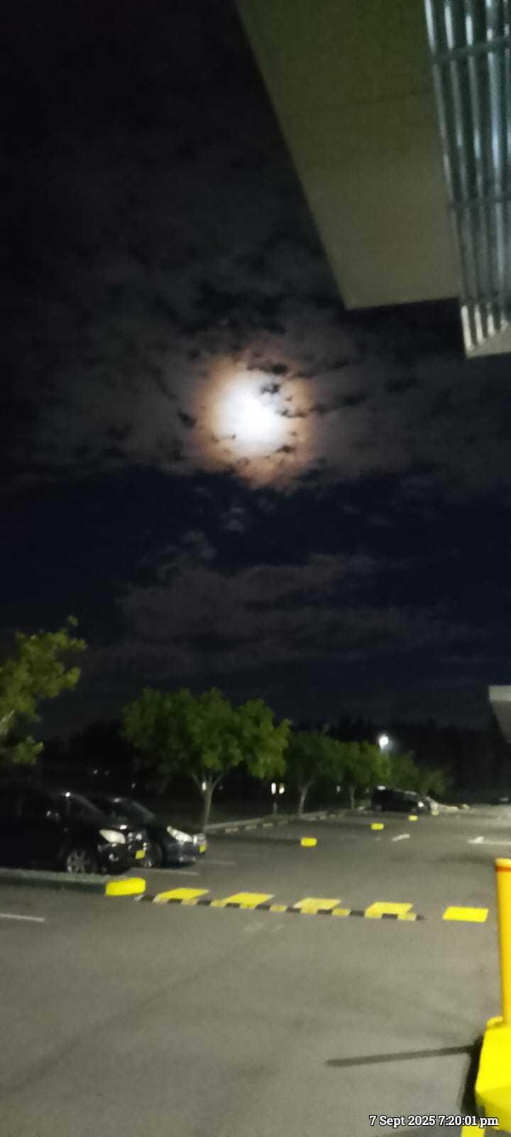 The Moon over Erskineville, Australia — full moon, Lunar Day 16