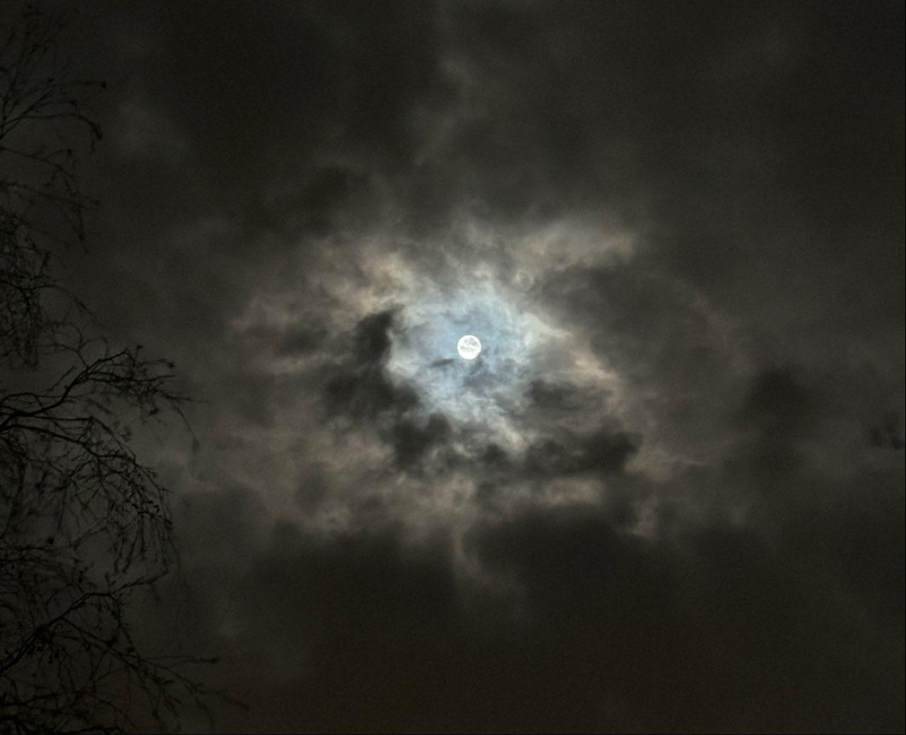 The Moon over Halstenbek, Deutschland — full moon, Lunar Day 16