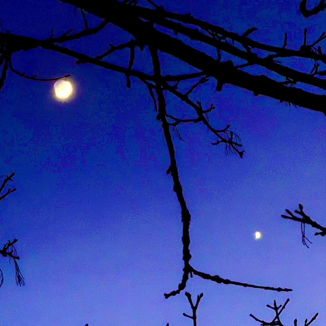 The Moon over Ansbach, Deutschland — waxing crescent, Lunar Day 5