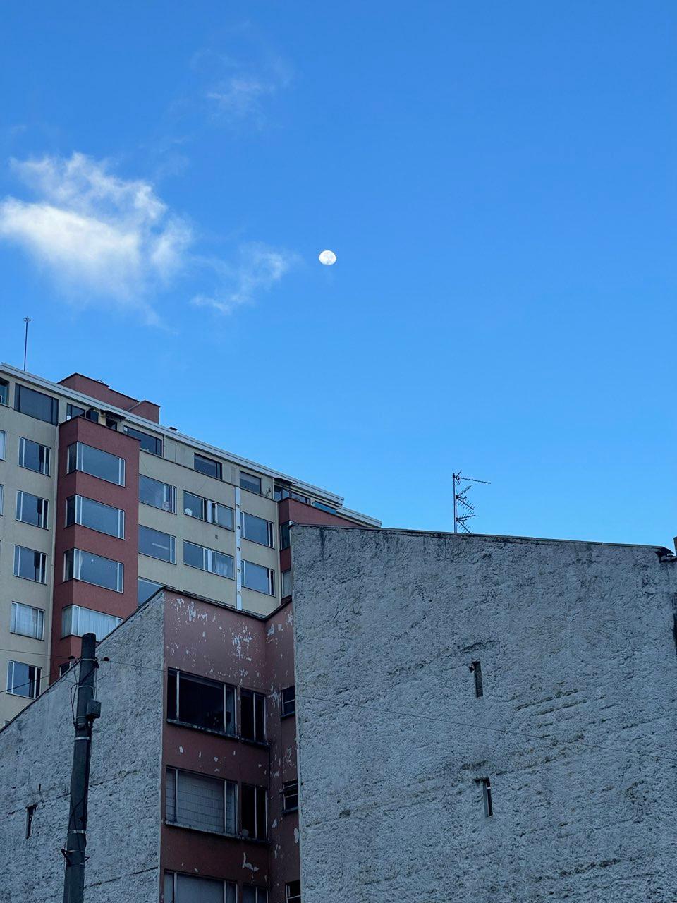 The Moon over Bogotá, Colombia — waning gibbous, Lunar Day 18