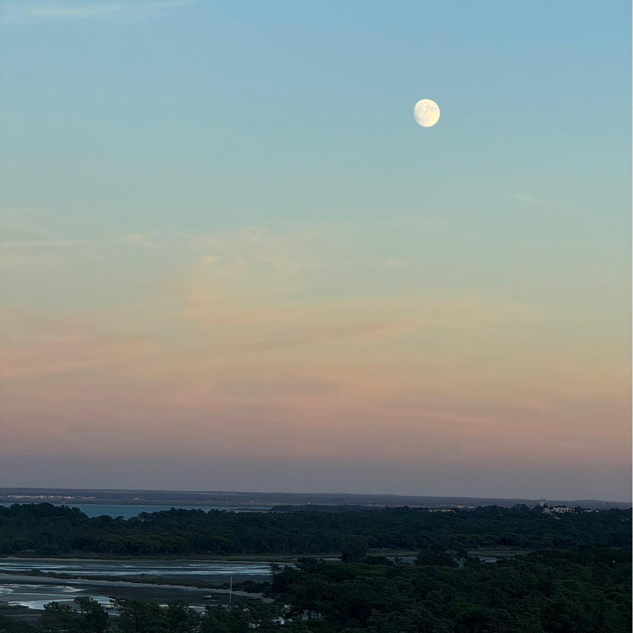 The Moon over Carvalhal, Portugal — waxing gibbous, Lunar Day 14