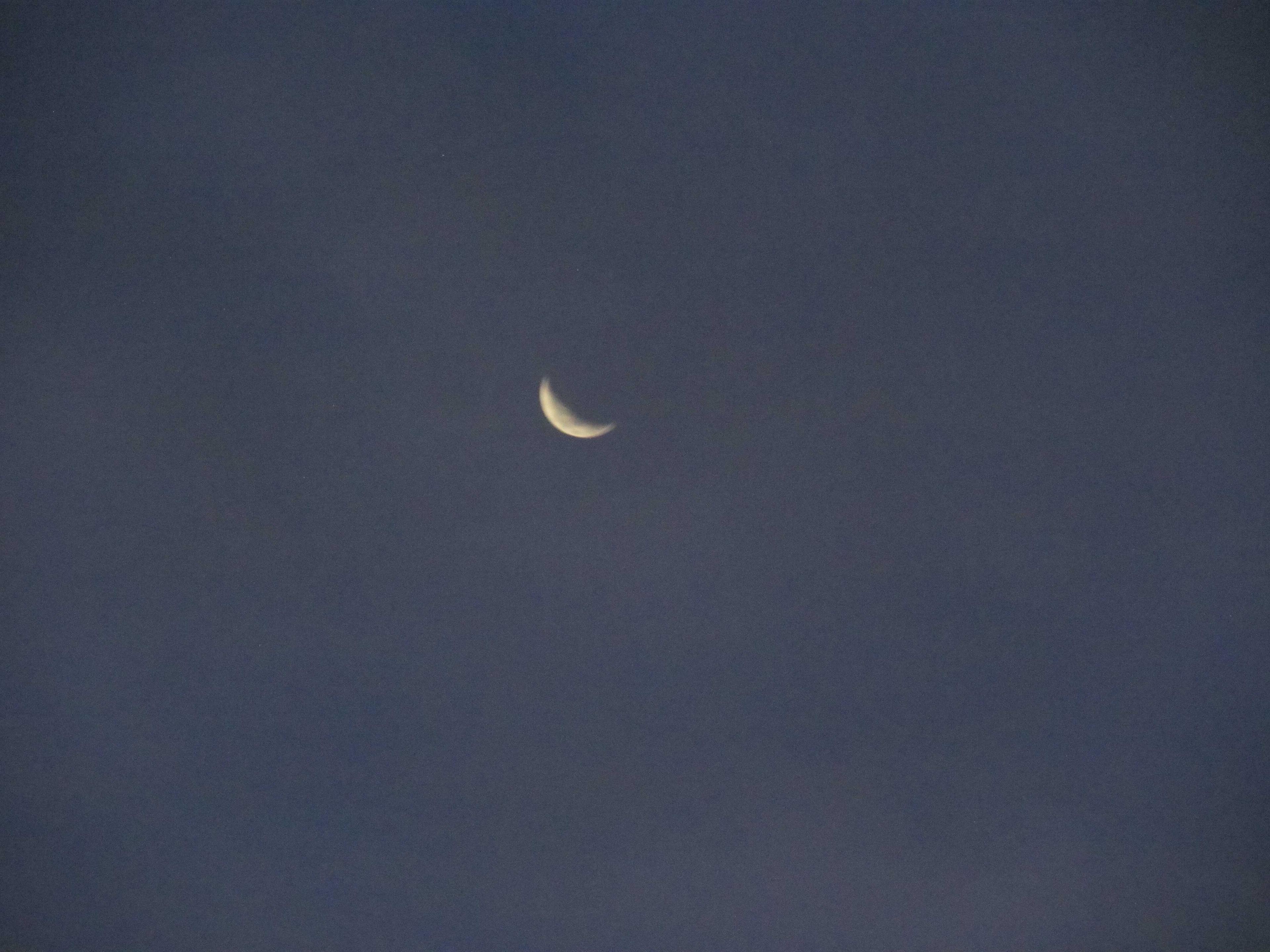 The Moon over Ricaurte, Colombia — waxing crescent, Lunar Day 6