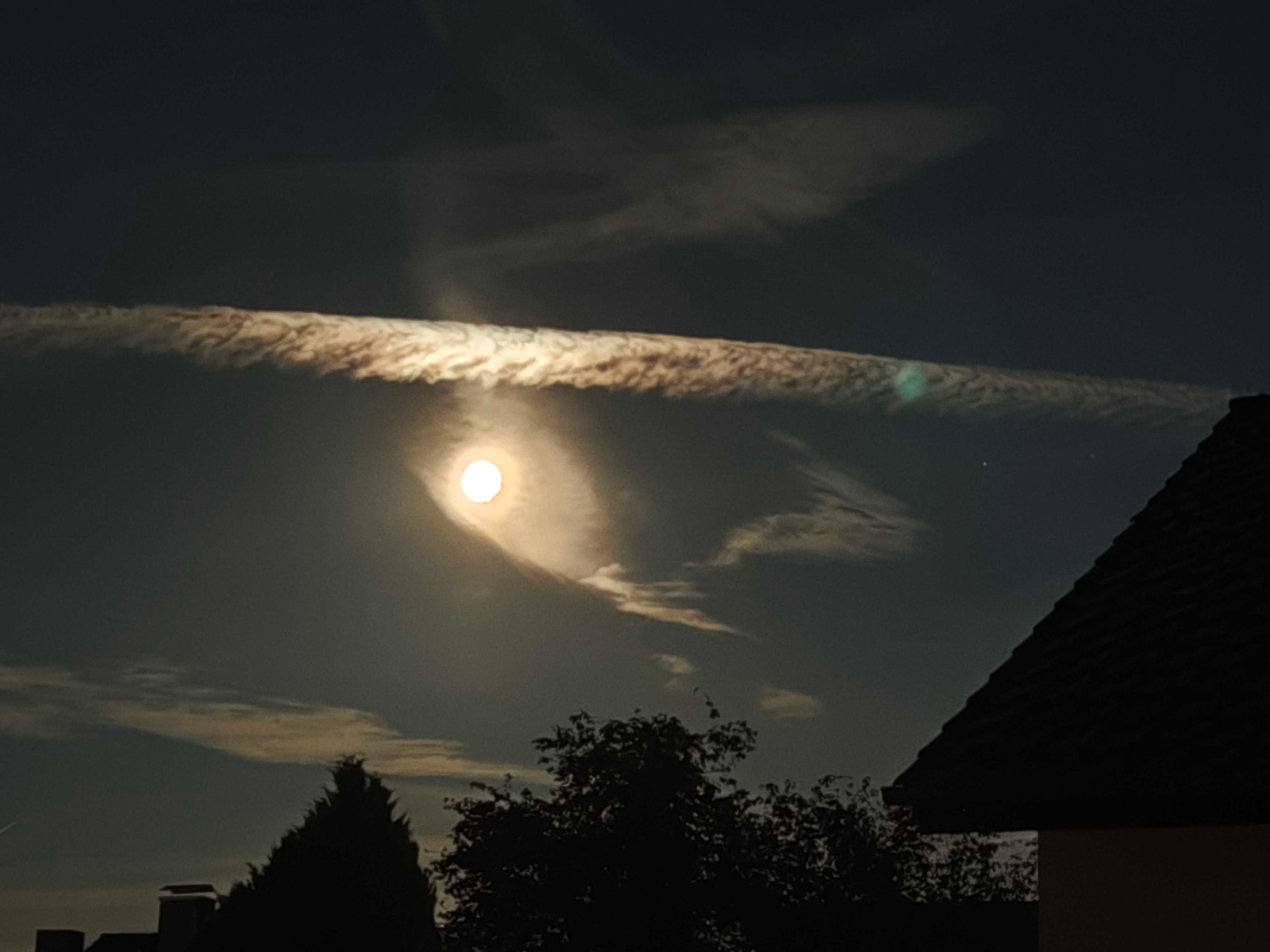 The Moon over Spenge, Deutschland — full moon, Lunar Day 15