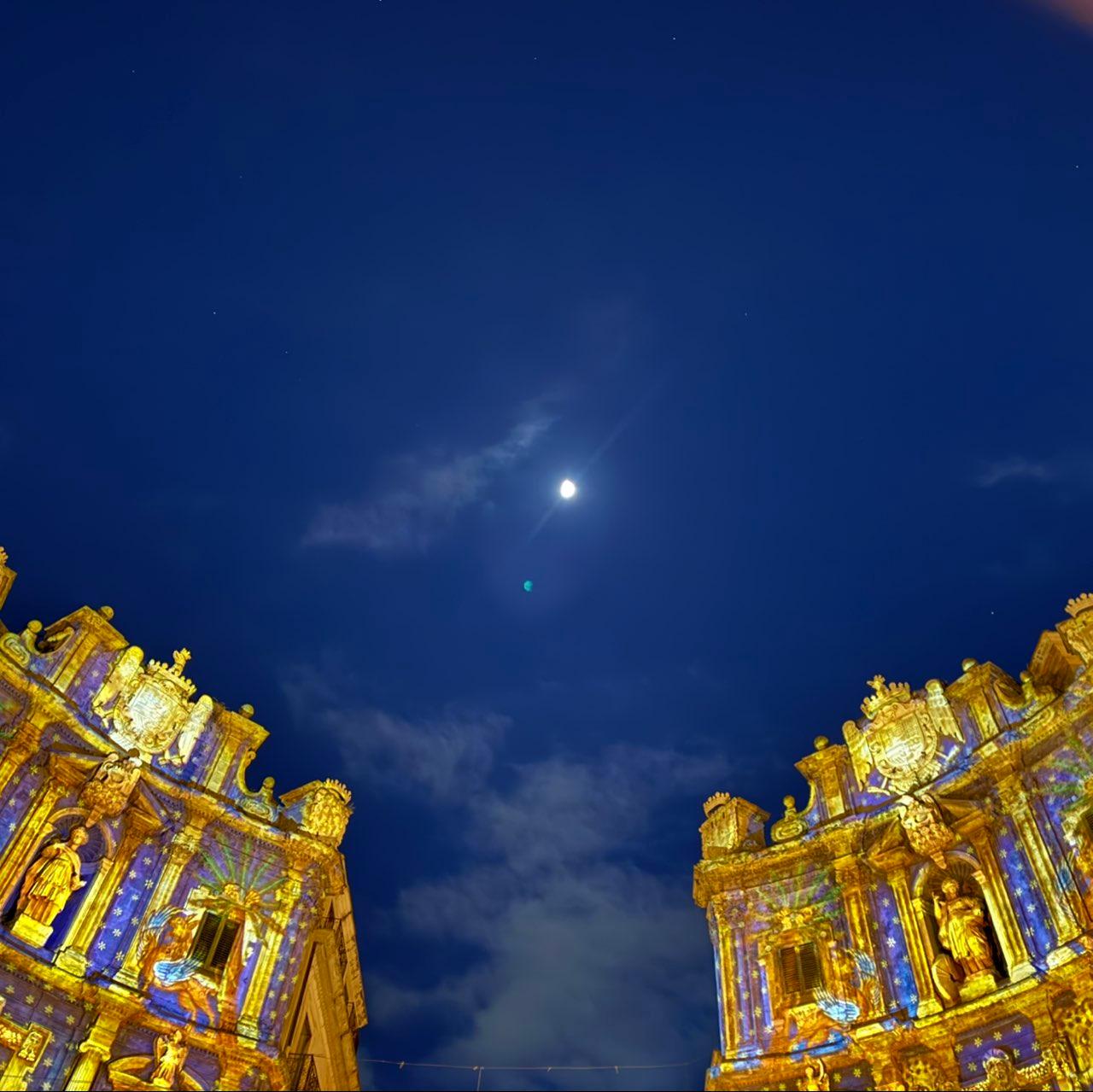 The Moon over Palermo, Italia — waxing gibbous, Lunar Day 11