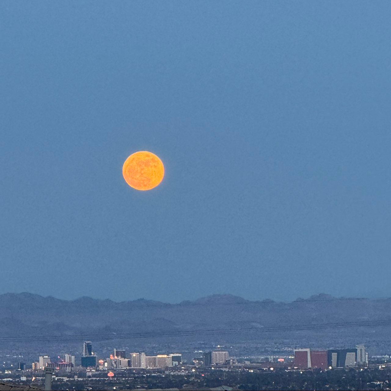 The Moon over Las Vegas, United States — full moon, Lunar Day 15
