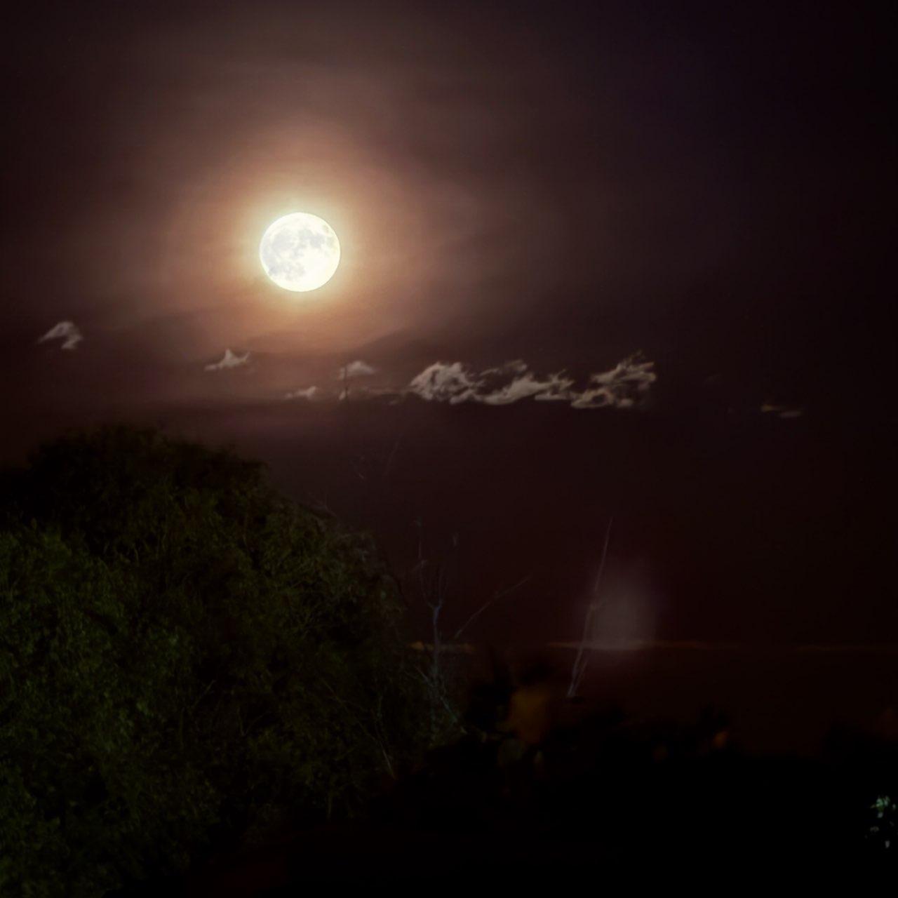 The Moon over Toronto, Canada — full moon, Lunar Day 16