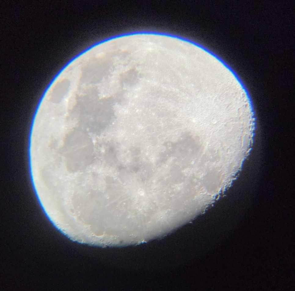 The Moon over 아산시, 대한민국 — waxing gibbous, Lunar Day 13