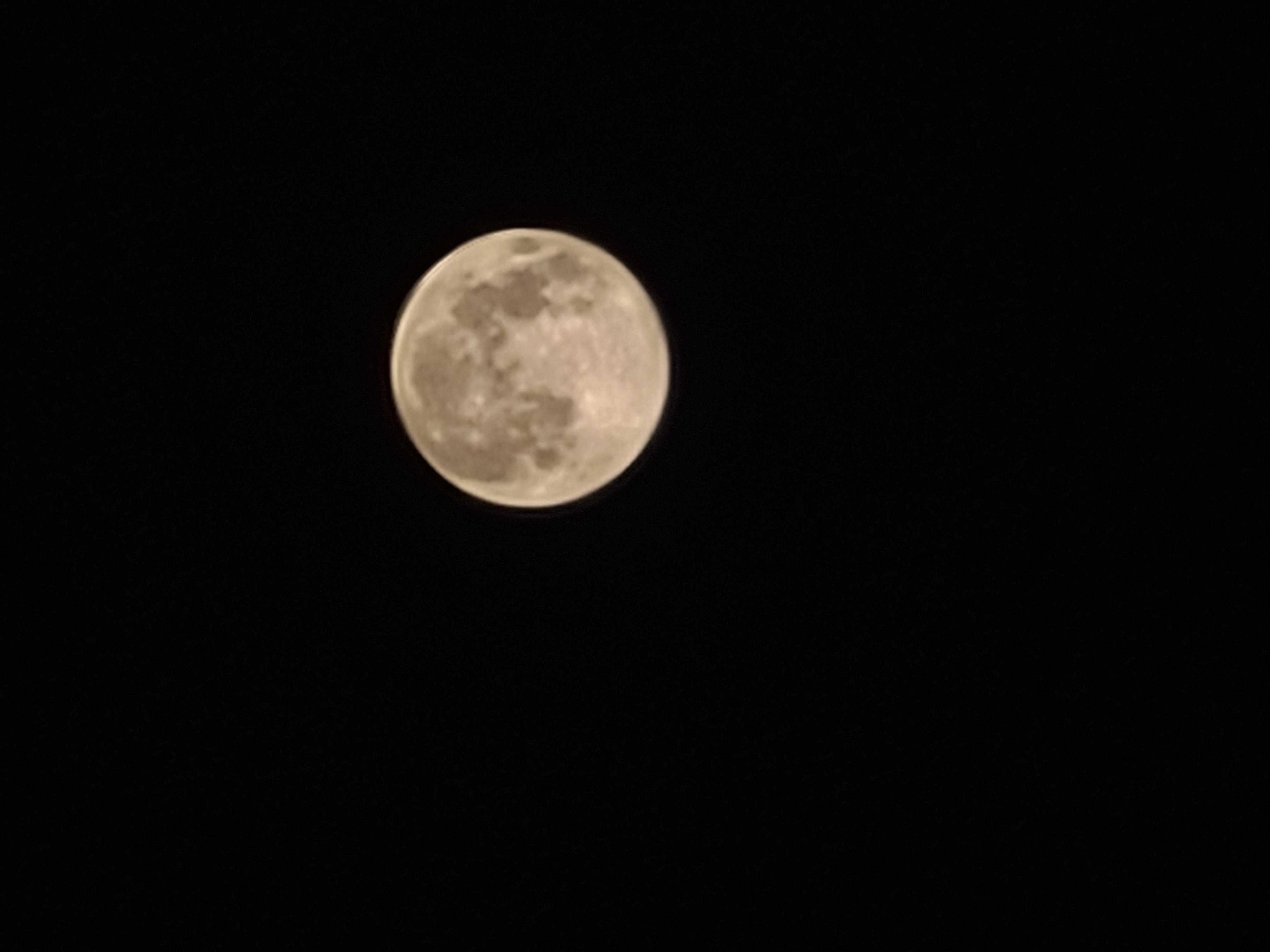 The Moon over Hyderabad, India — full moon, Lunar Day 17