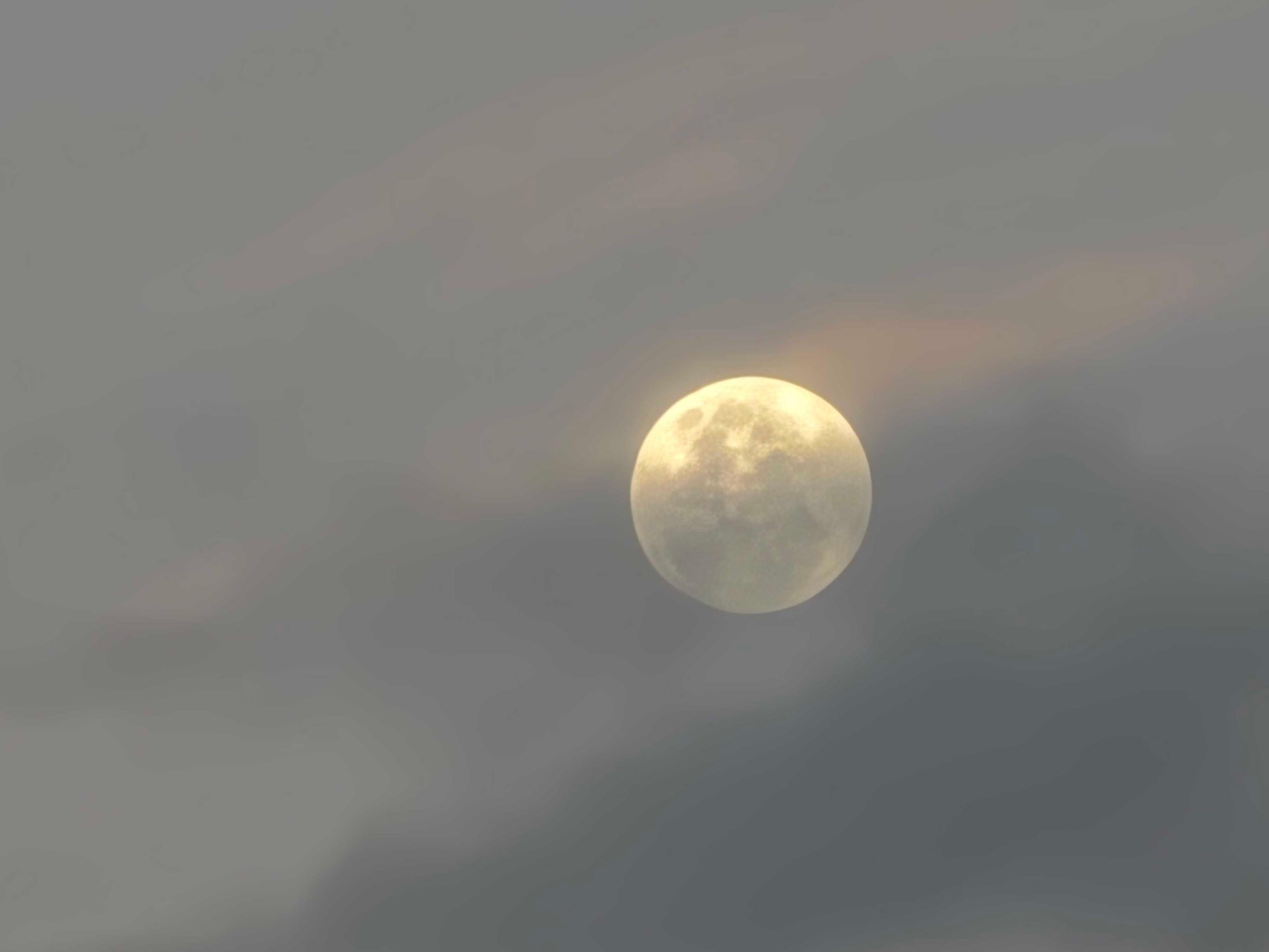 The Moon over San Juan, Puerto Rico — waning gibbous, Lunar Day 16