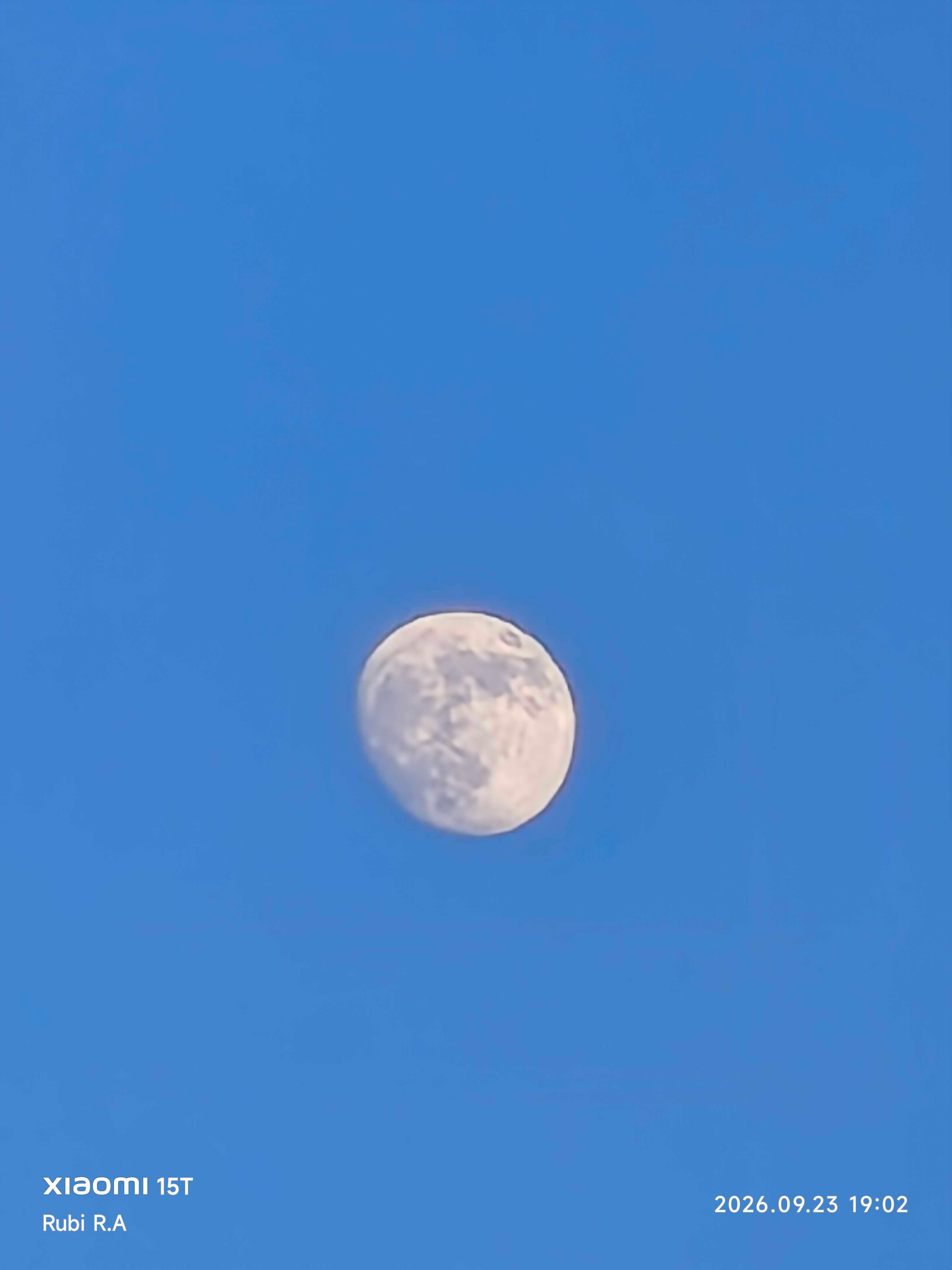 The Moon over Reynosa, México — waxing gibbous, Lunar Day 14