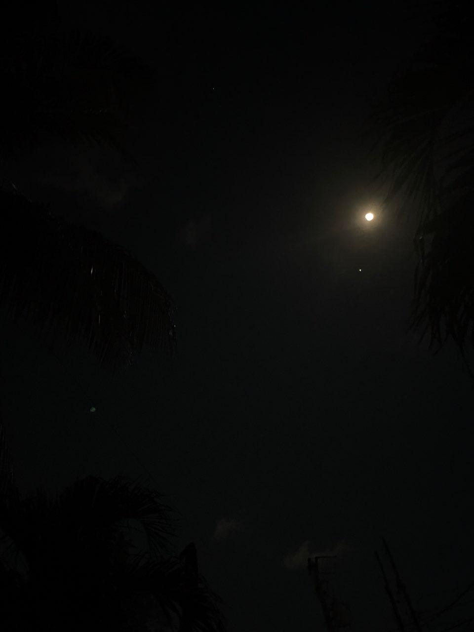 The Moon over Cancún, México — waning gibbous, Lunar Day 18
