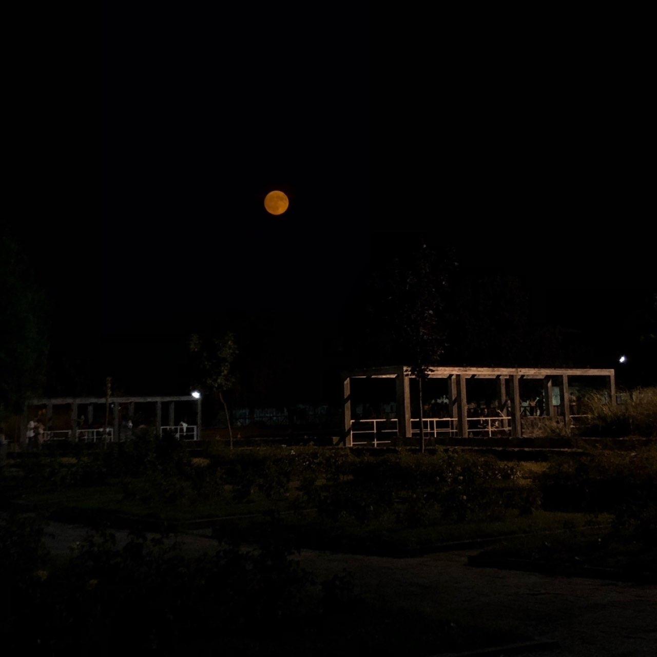The Moon over Pomigliano d'Arco, Italia — full moon, Lunar Day 16
