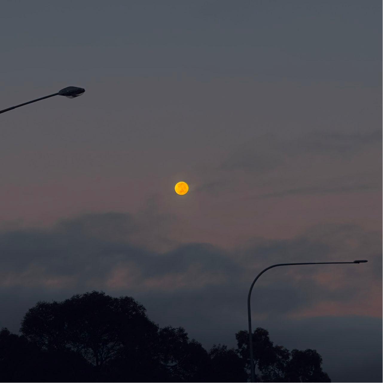The Moon over Adelaide, Australia — full moon, Lunar Day 17