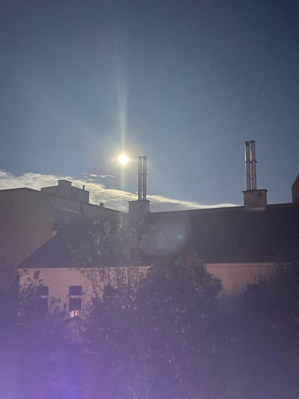 The Moon over Wien, Österreich — full moon, Lunar Day 14
